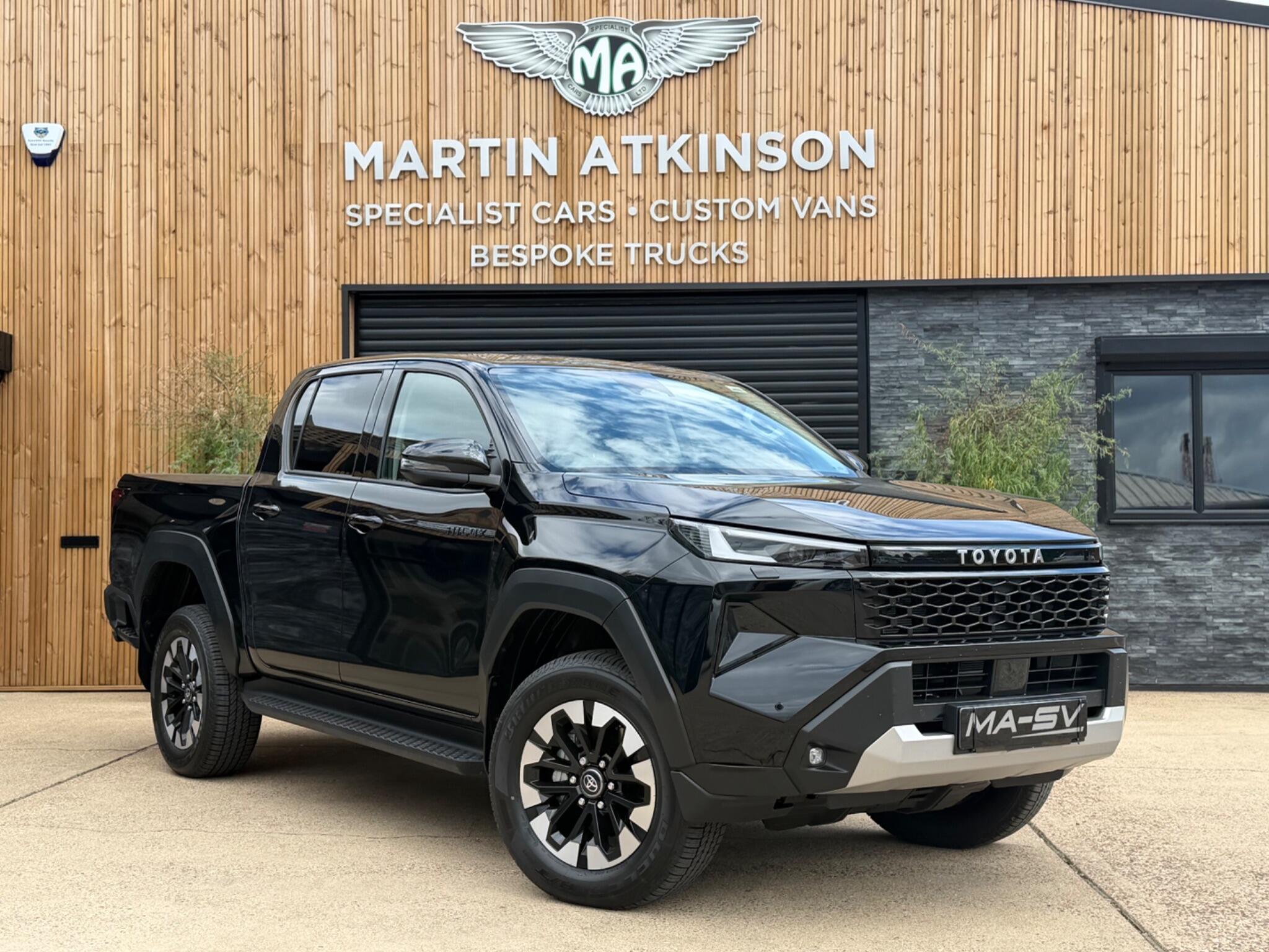 Toyota Hilux main image