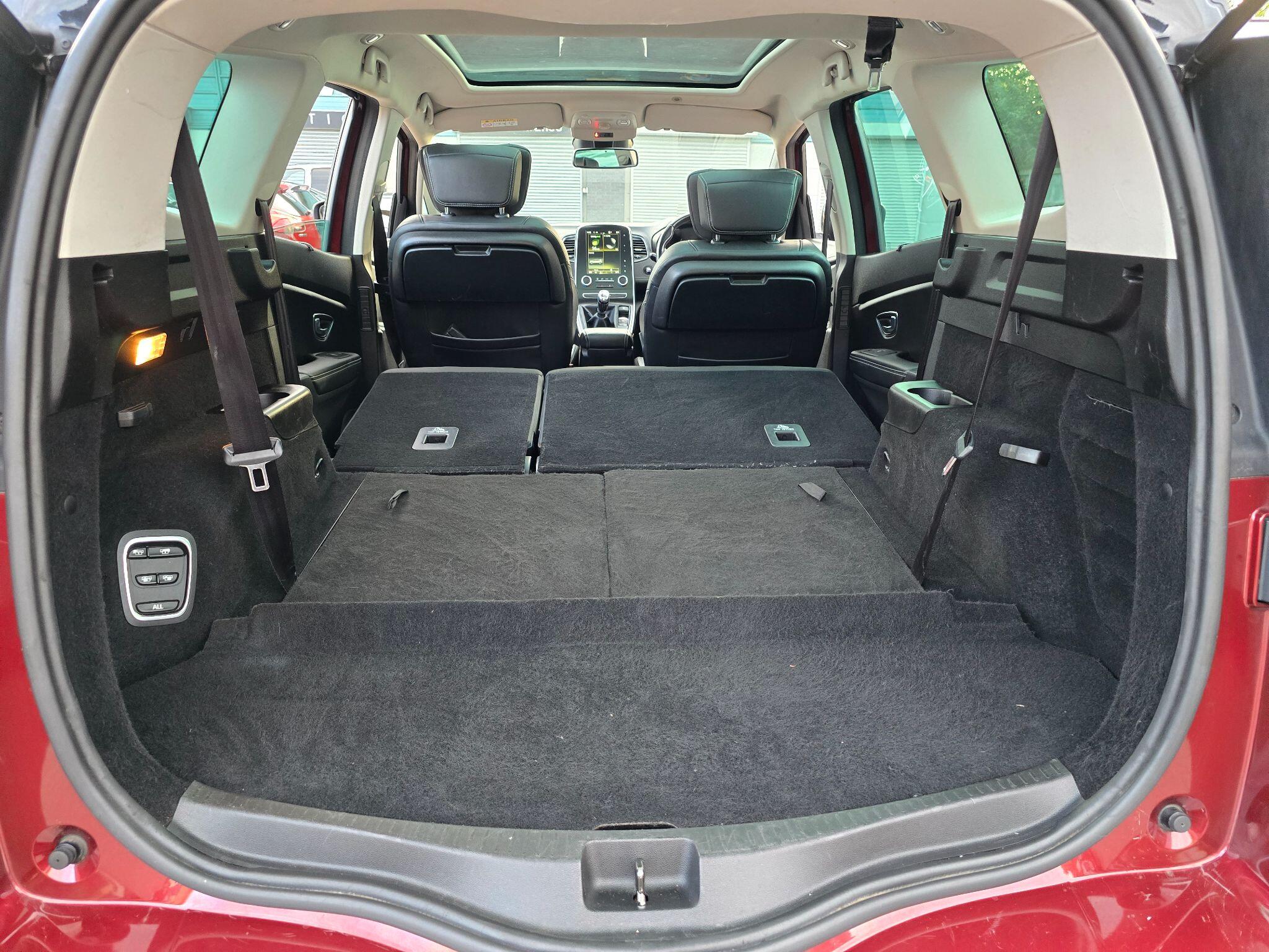 Renault Grand Scenic view 56
