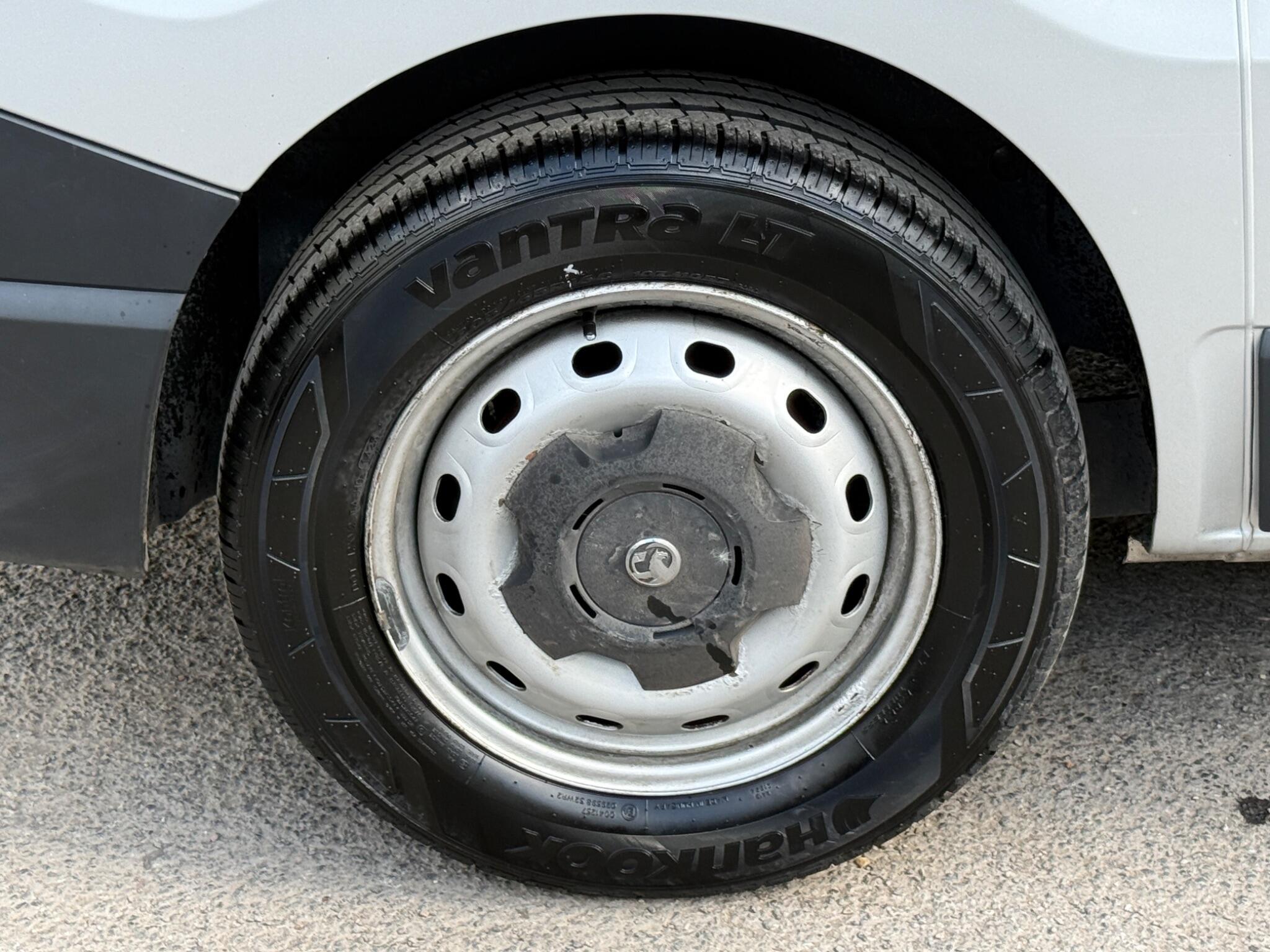 Vauxhall Vivaro - Image 30
