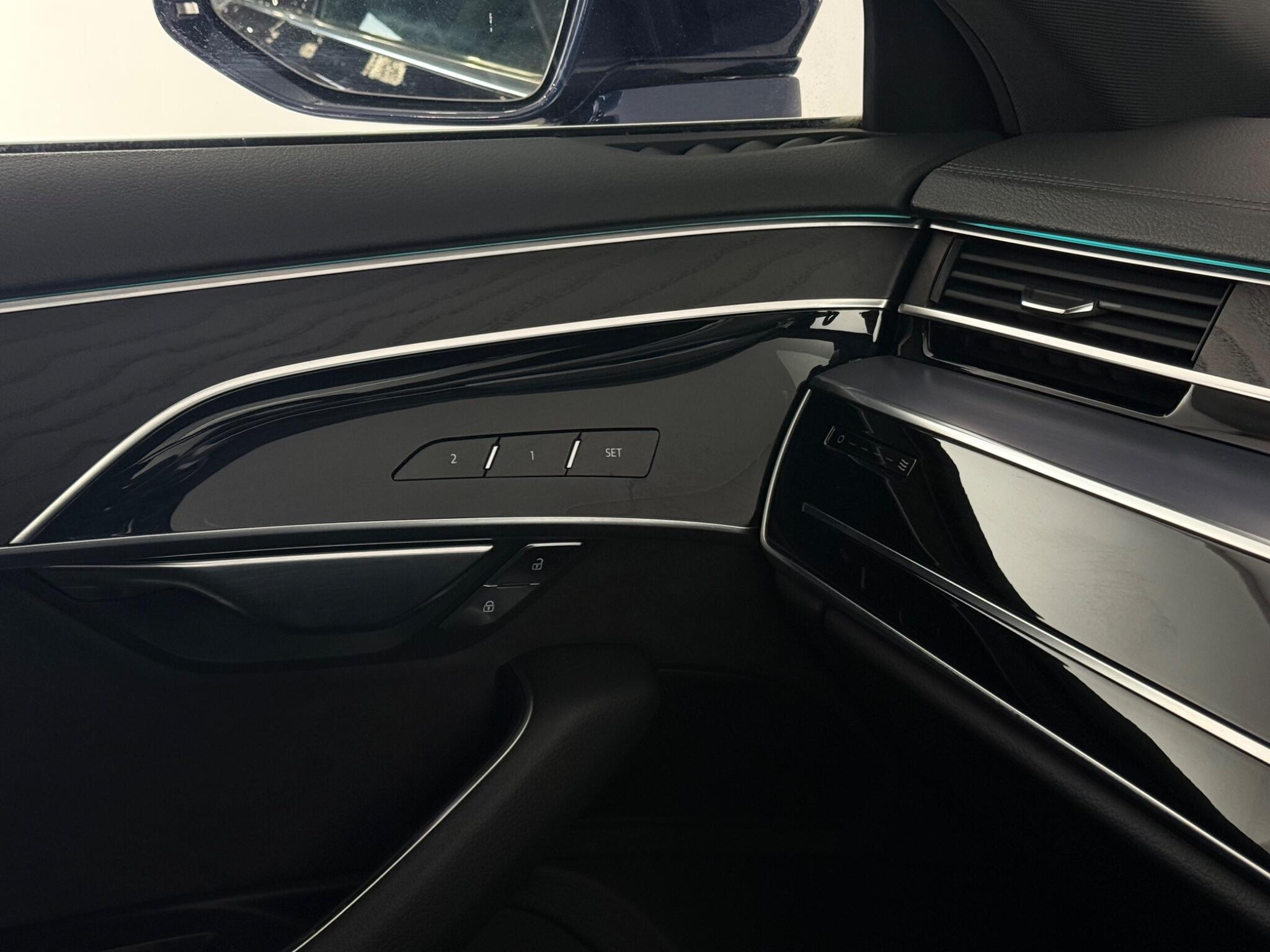 Audi A8 view 38