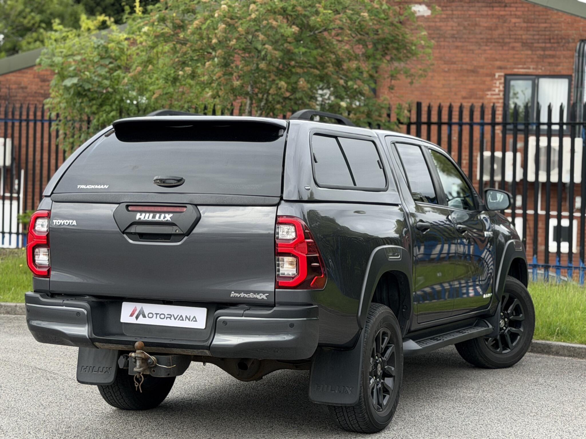Toyota Hilux view 13