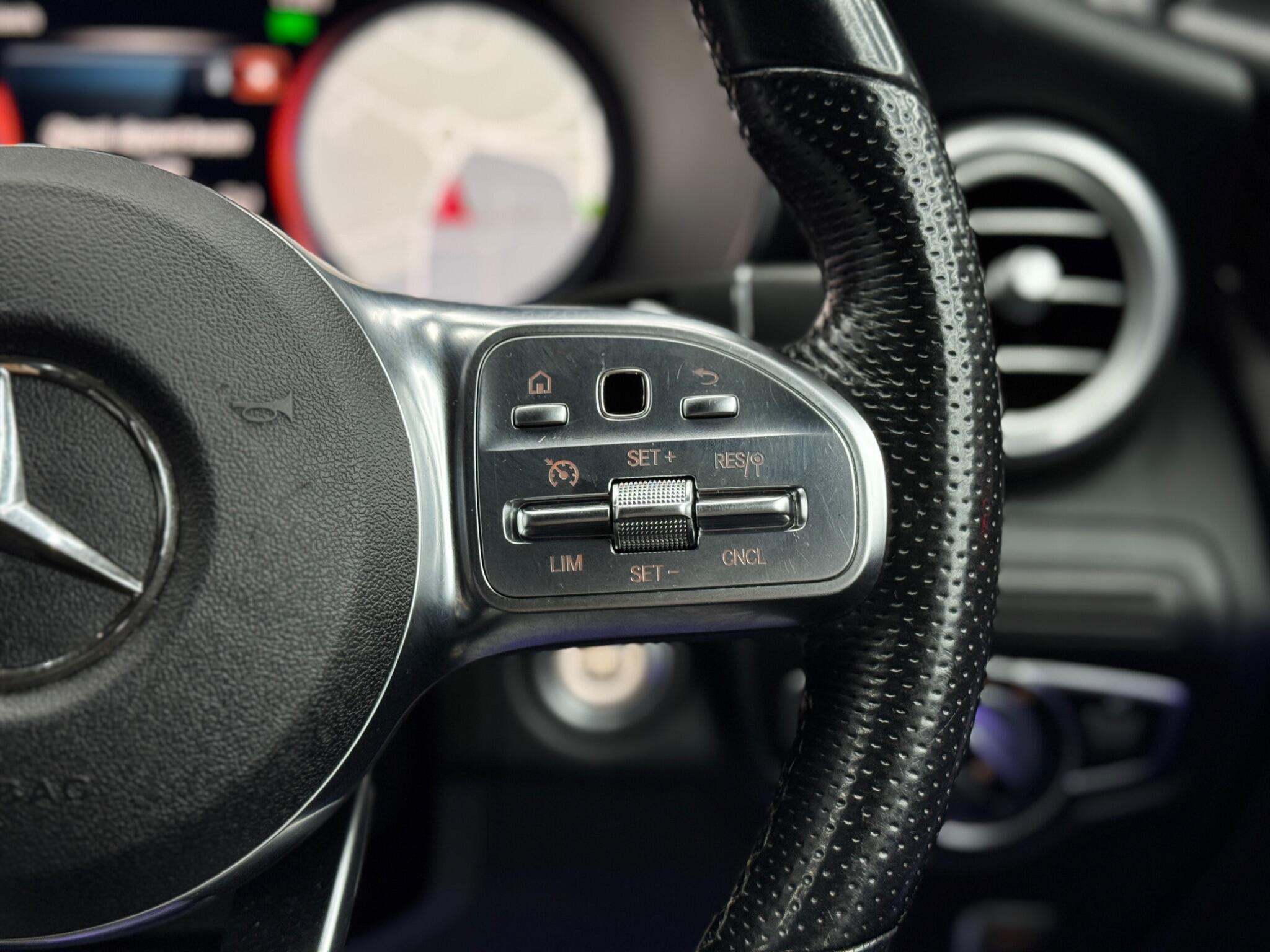 Mercedes-Benz GLC view 22