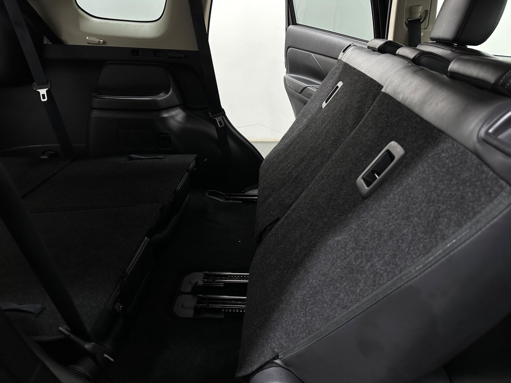 Mitsubishi Outlander view 47