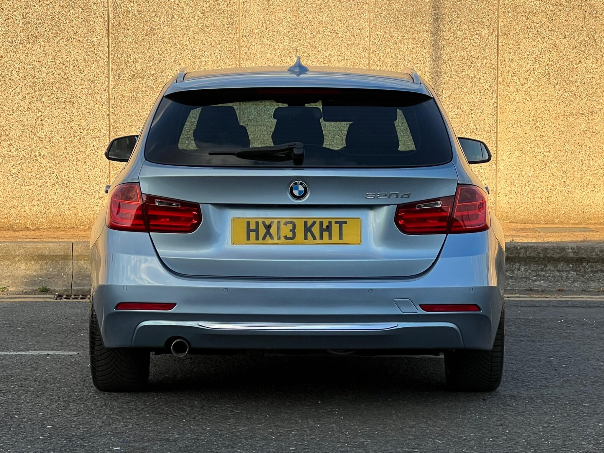 BMW 3 Series view 6