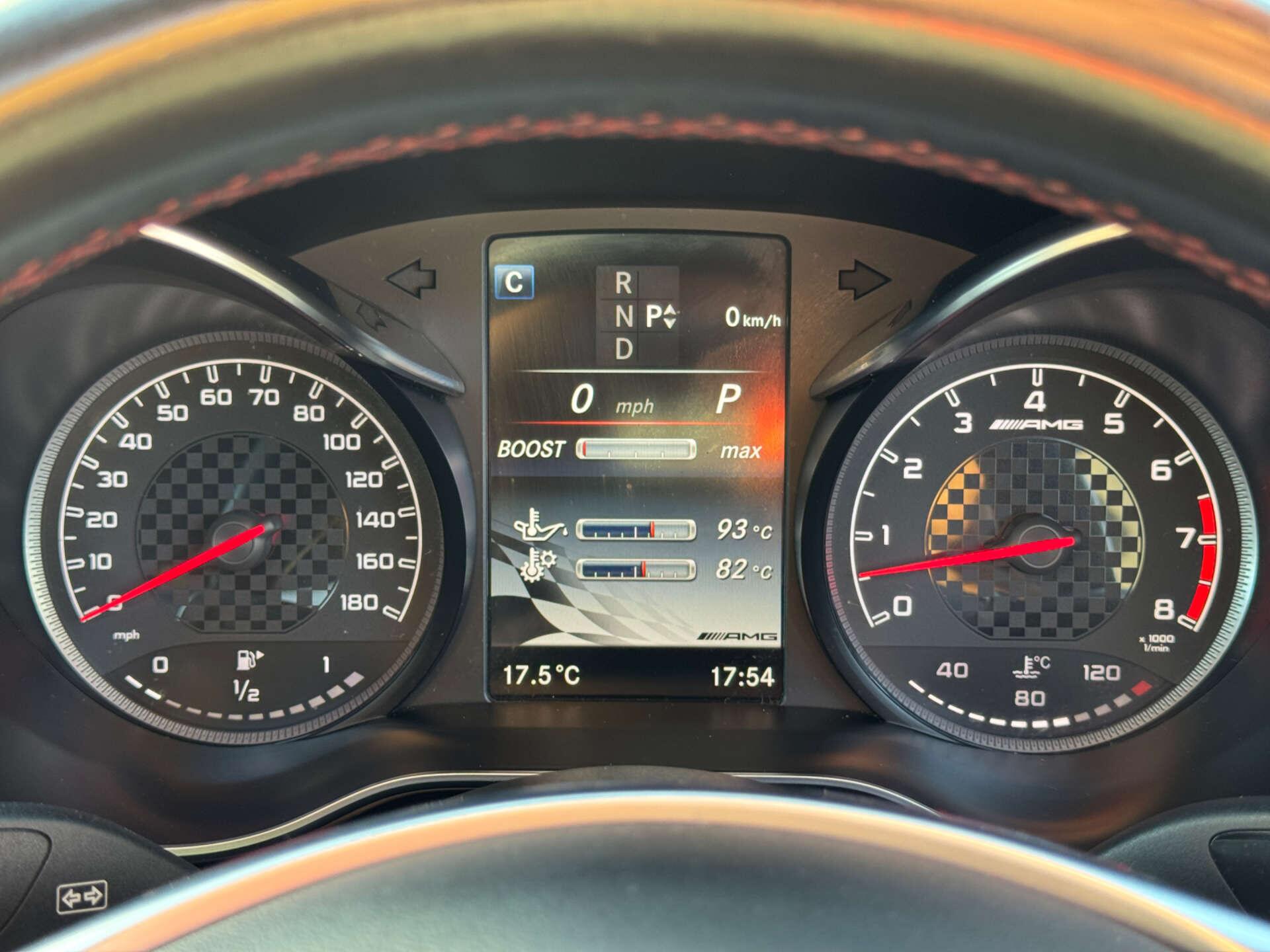 Mercedes-Benz C-Class view 29