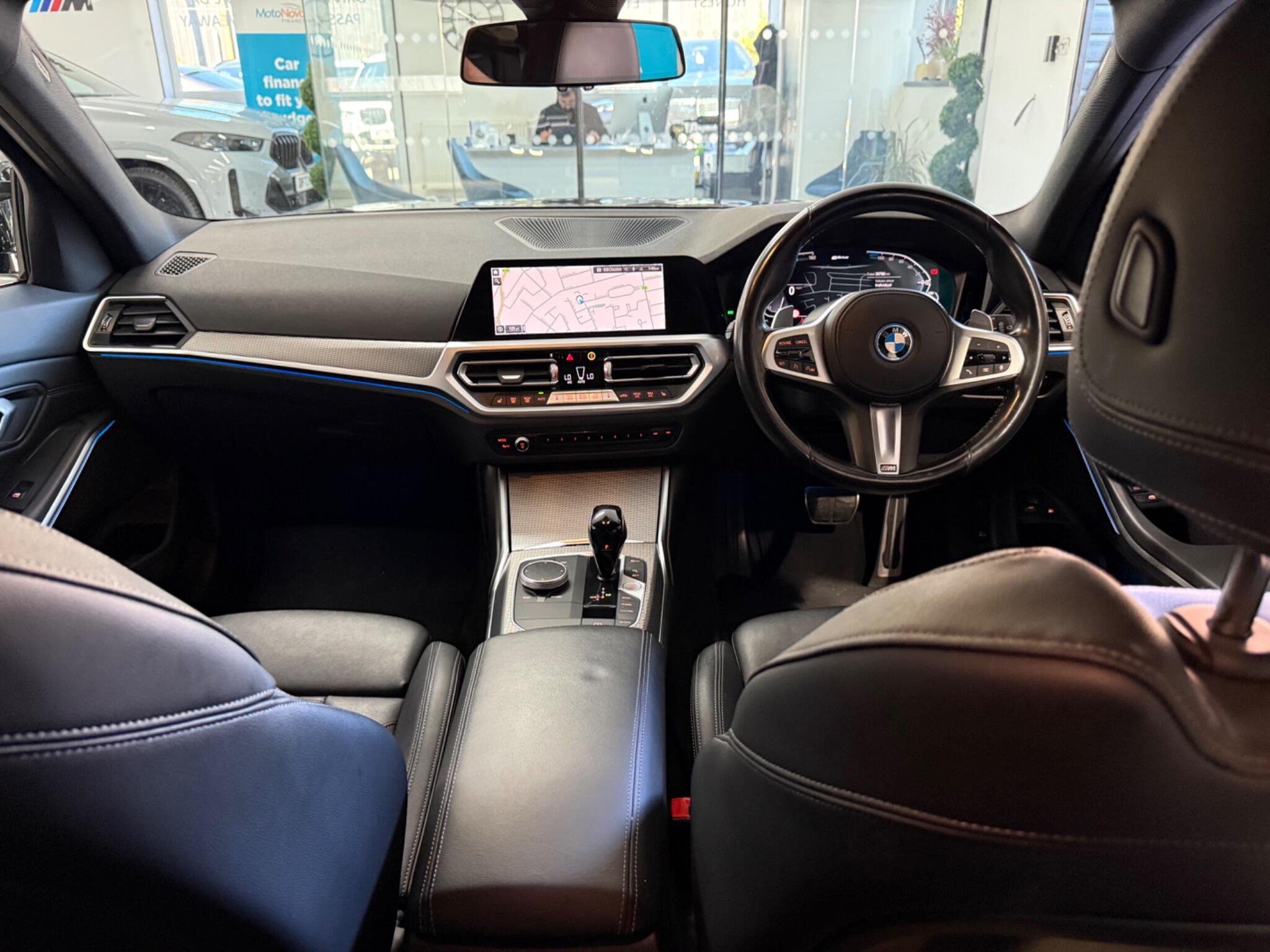 BMW 3 Series view 21