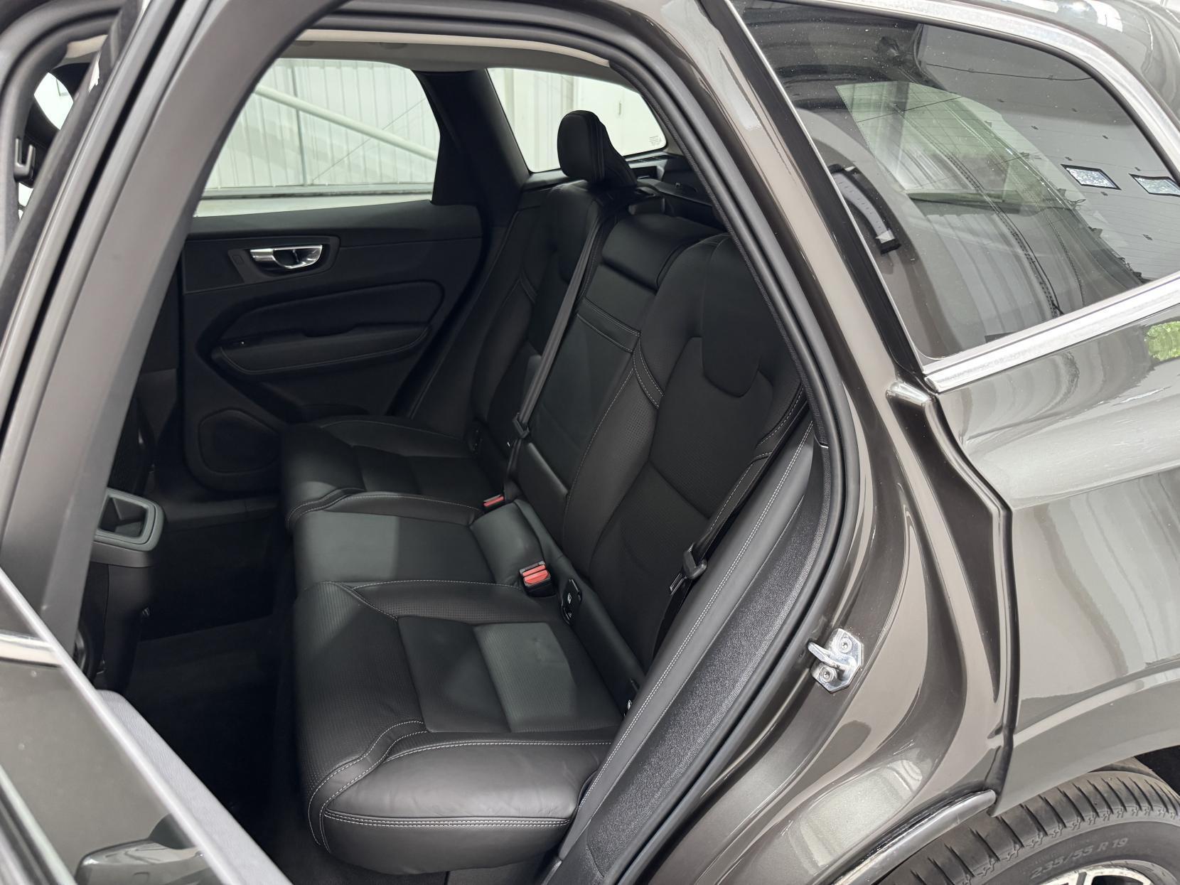 Volvo XC60 view 49