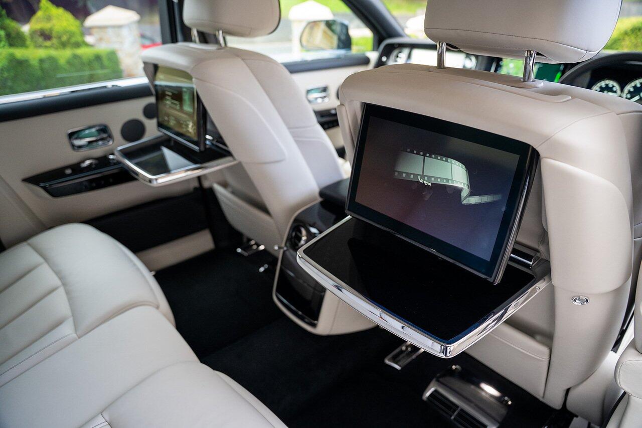 Rolls-Royce Phantom view 54