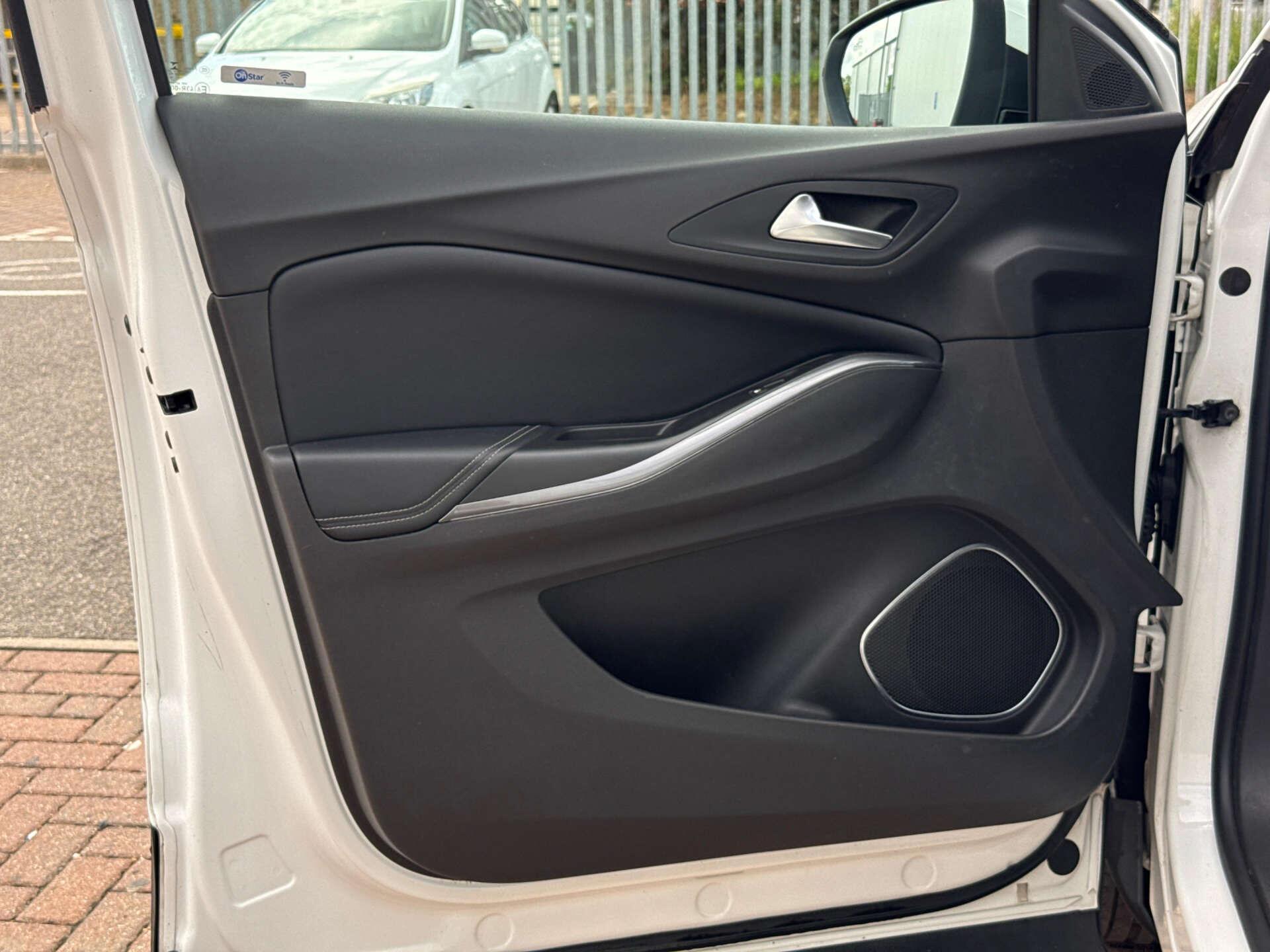 Vauxhall Grandland X view 38