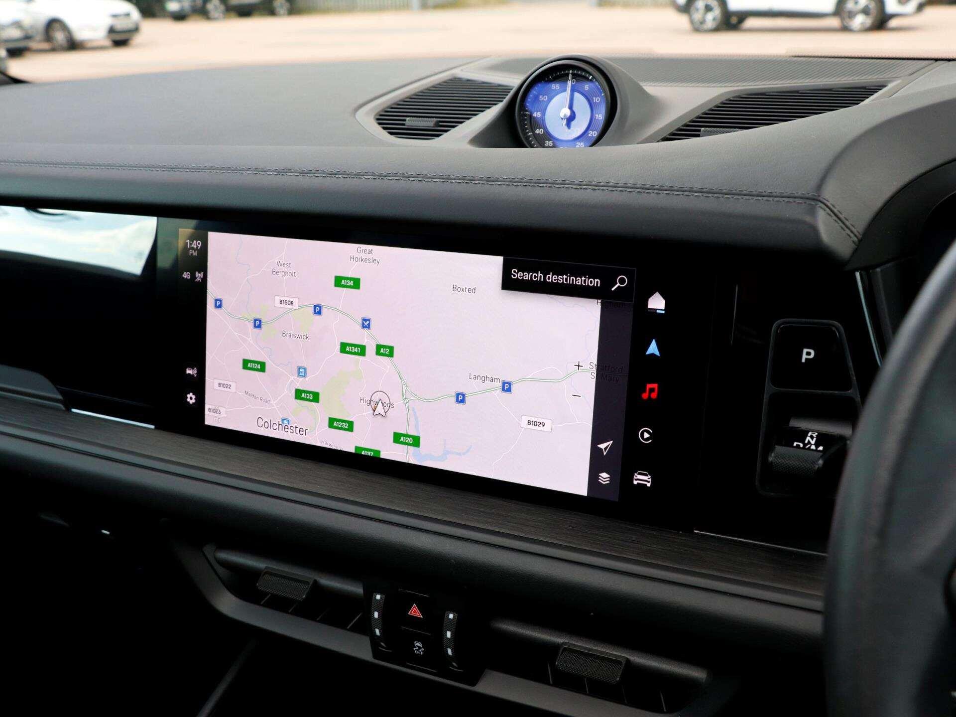Porsche Cayenne view 15