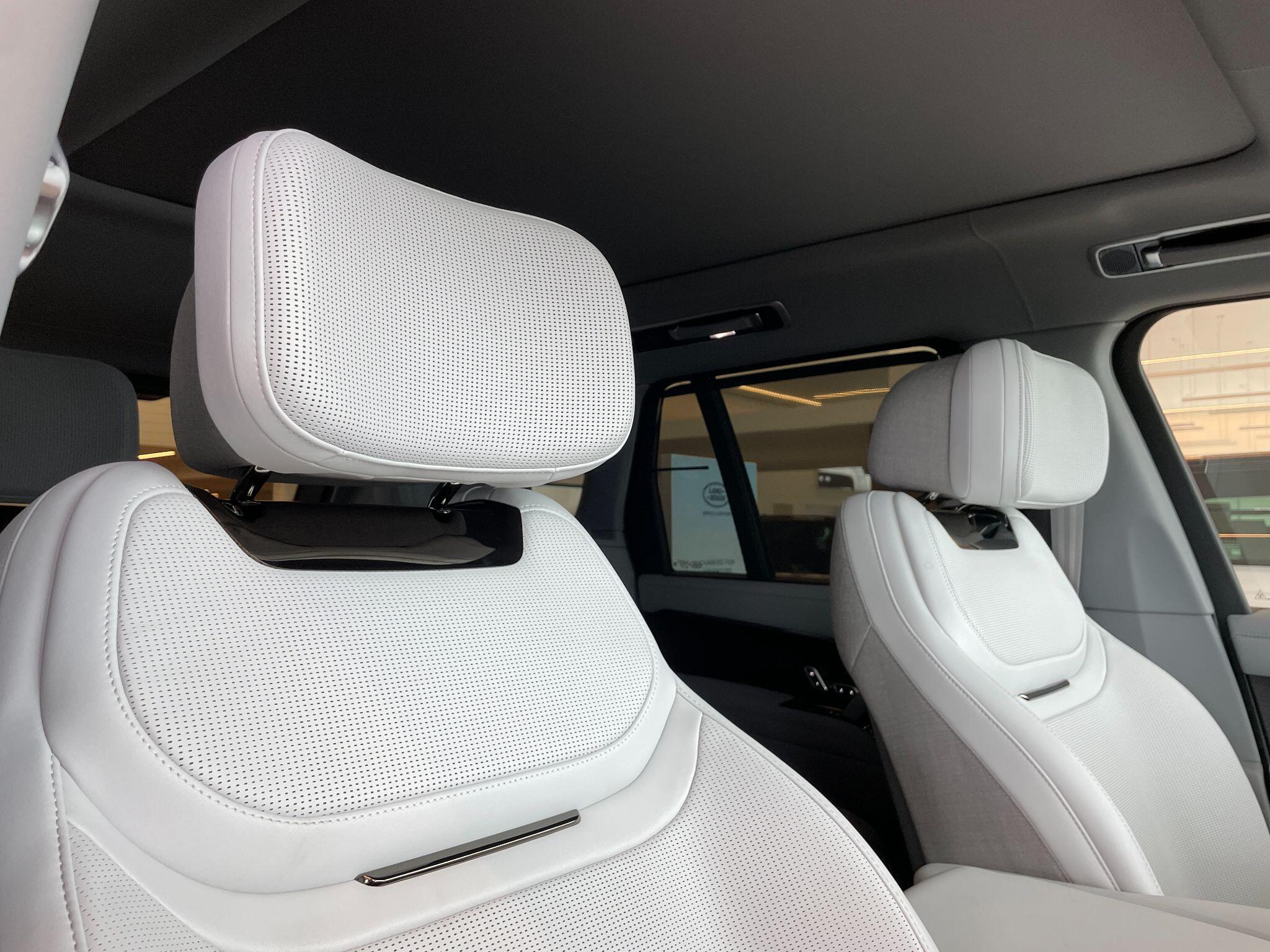 Land Rover Range Rover view 10