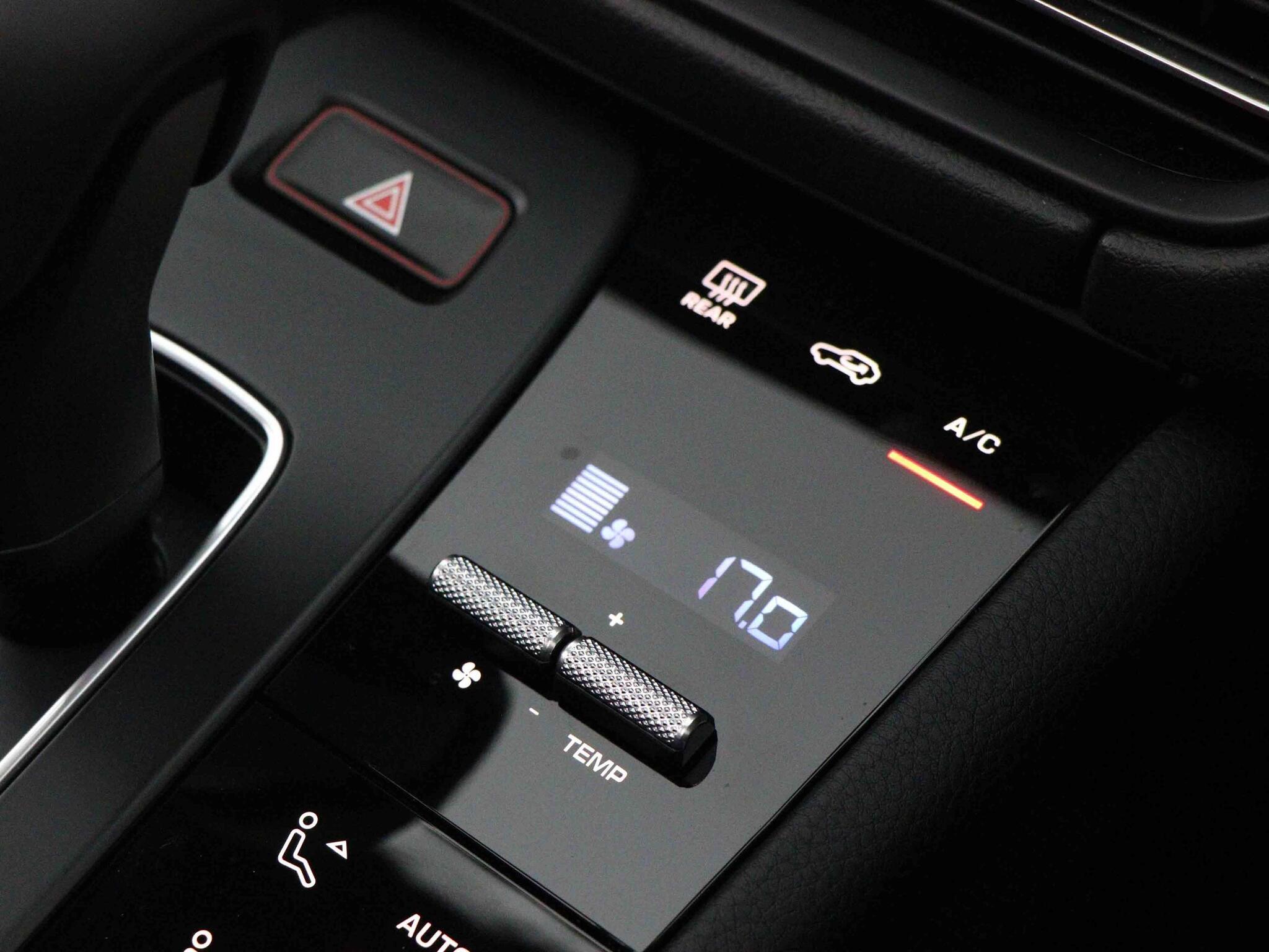 Porsche Macan view 44