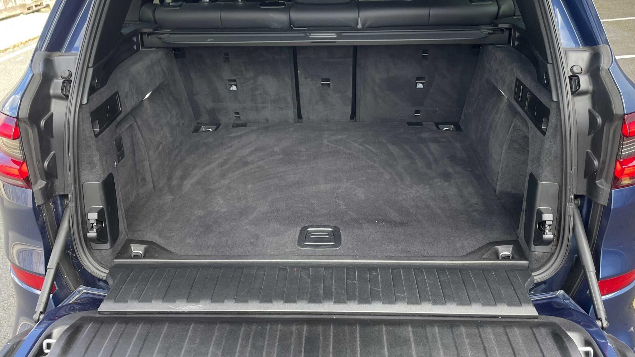 BMW X5 view 19