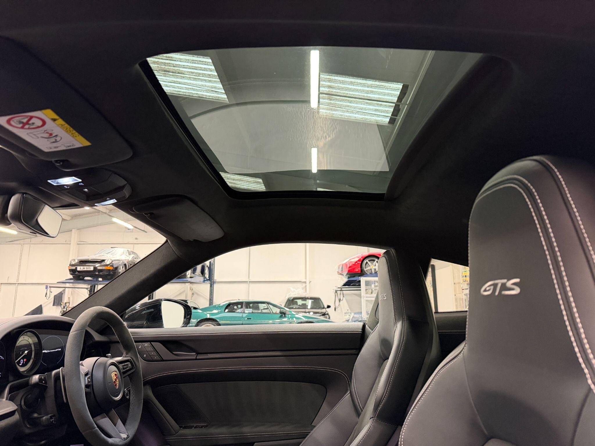 Porsche 911 view 43