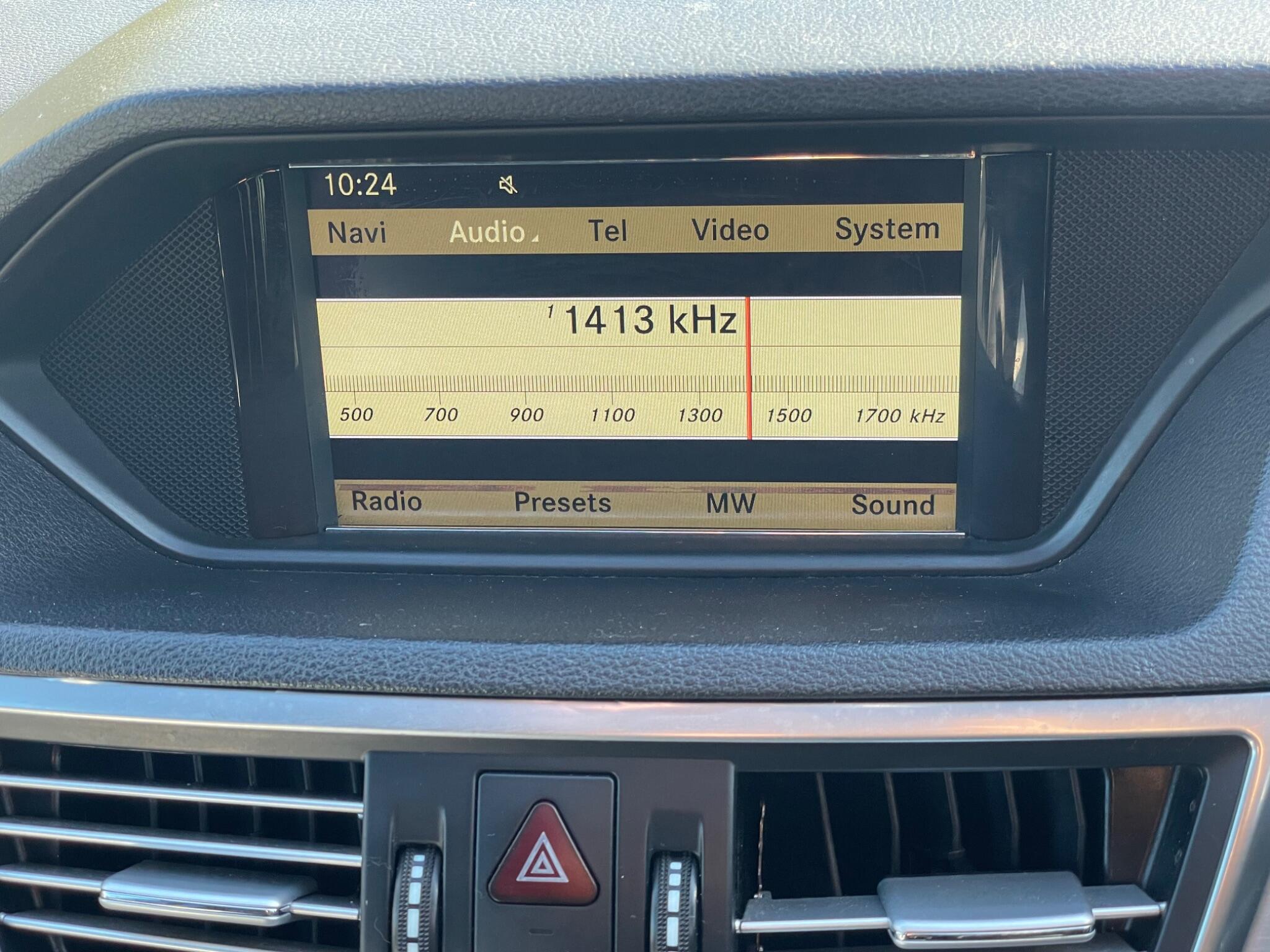 Mercedes-Benz E-Class view 41