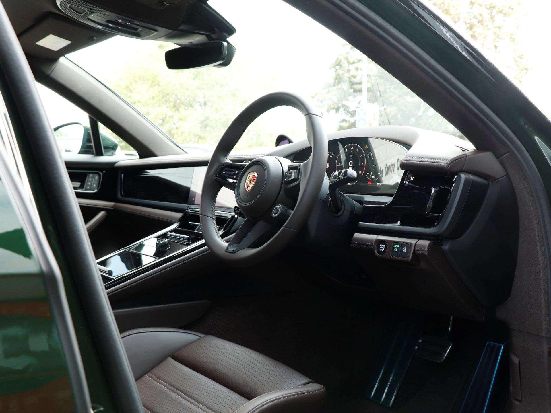 Porsche Panamera view 11