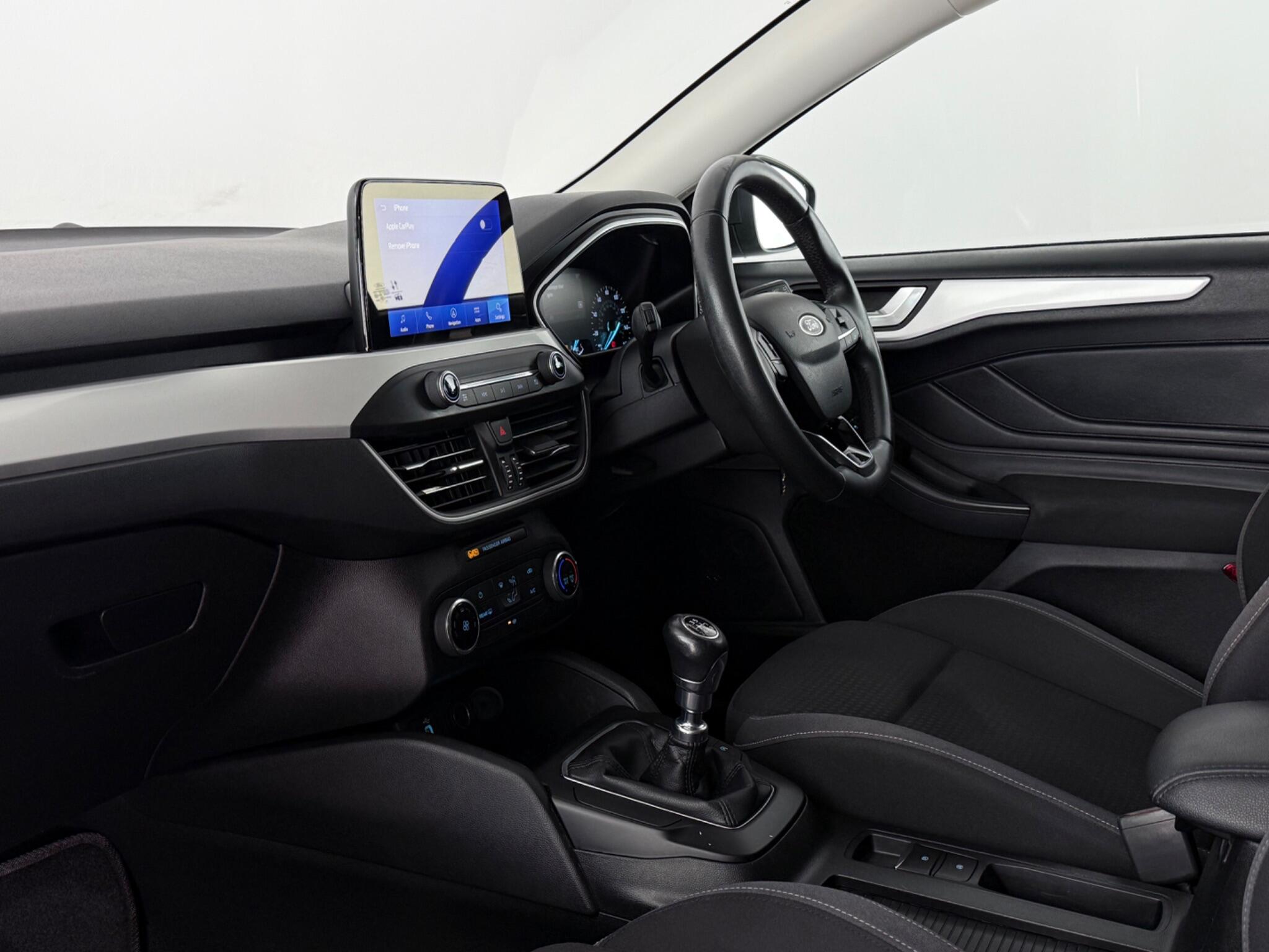 Ford Focus view 12