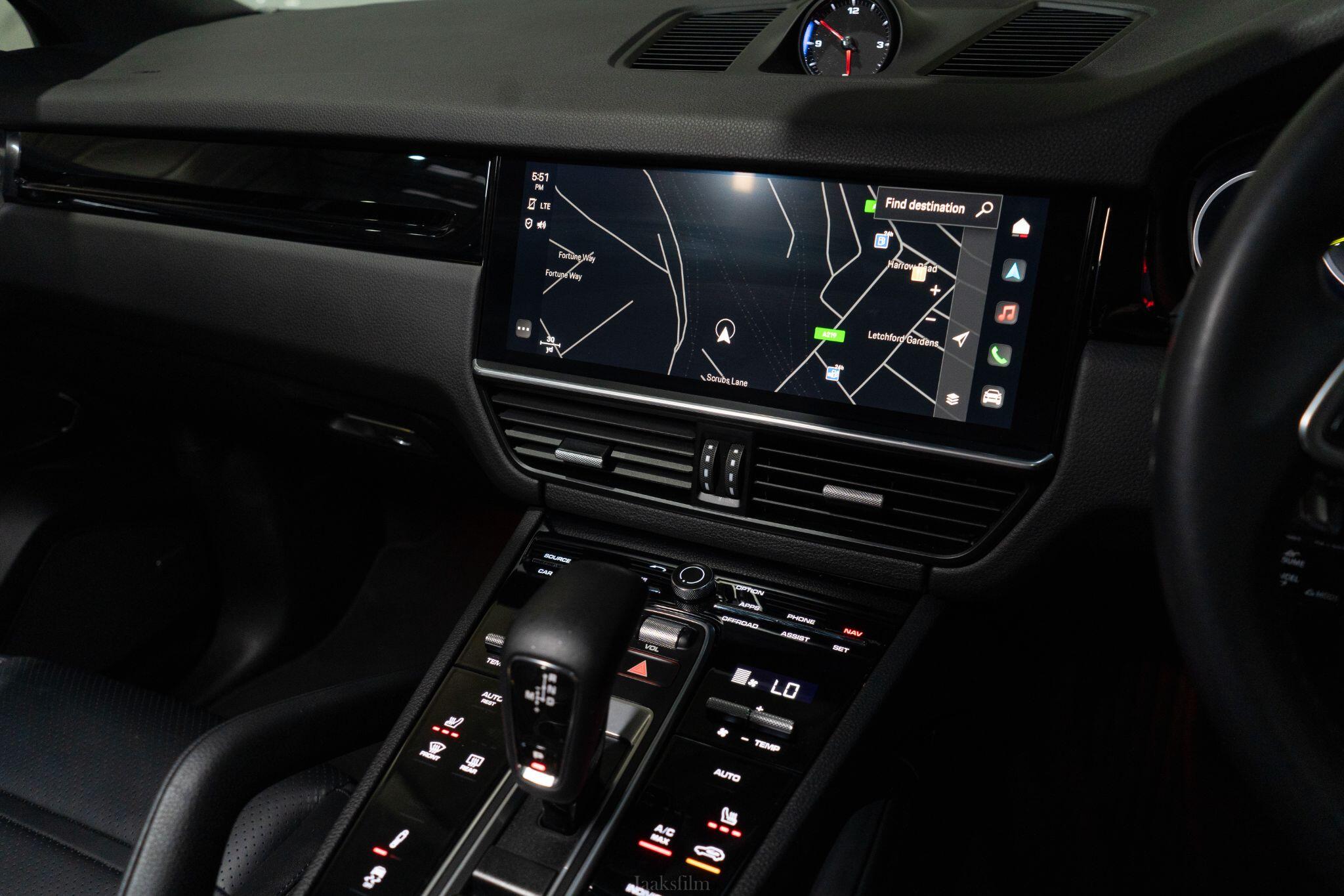 Porsche Cayenne view 20