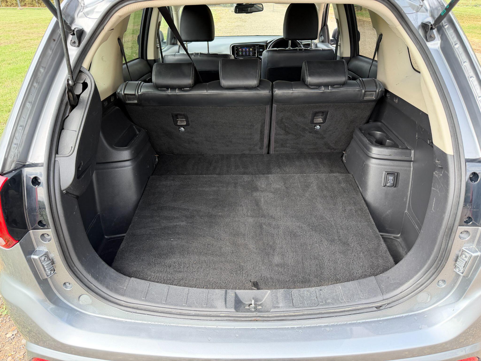 Mitsubishi Outlander view 54