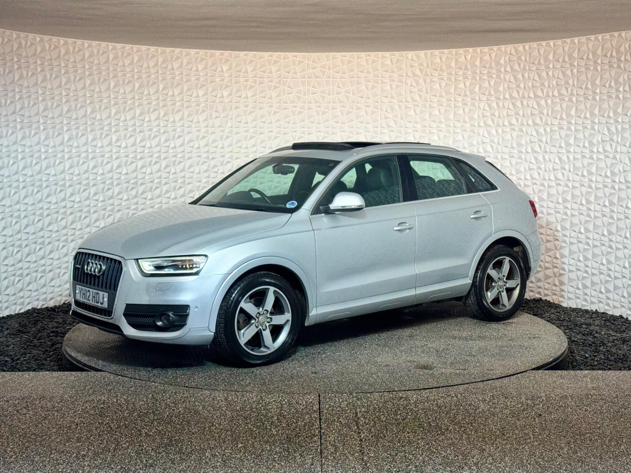 Audi Q3 view 20