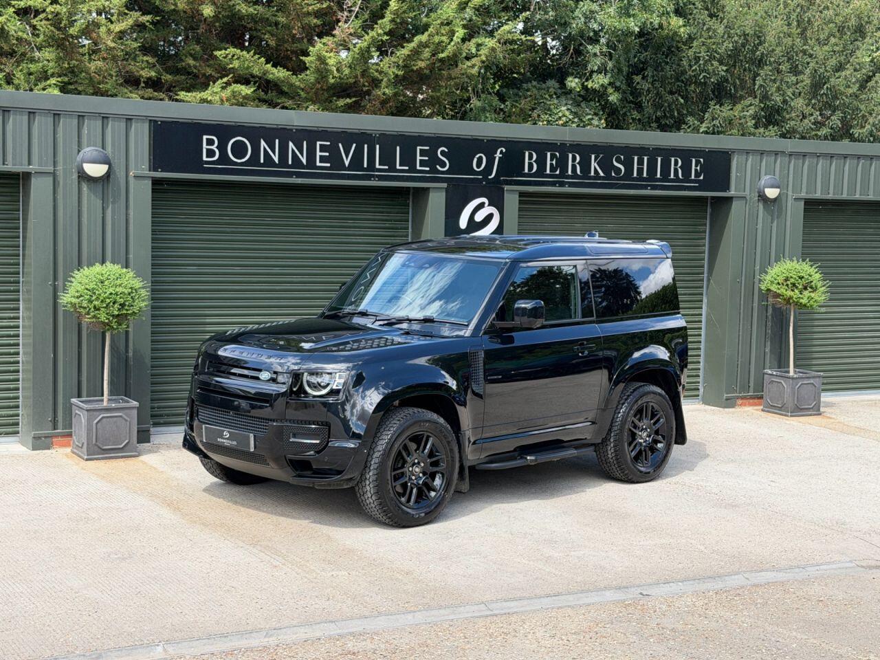 Land Rover Defender 90 main image