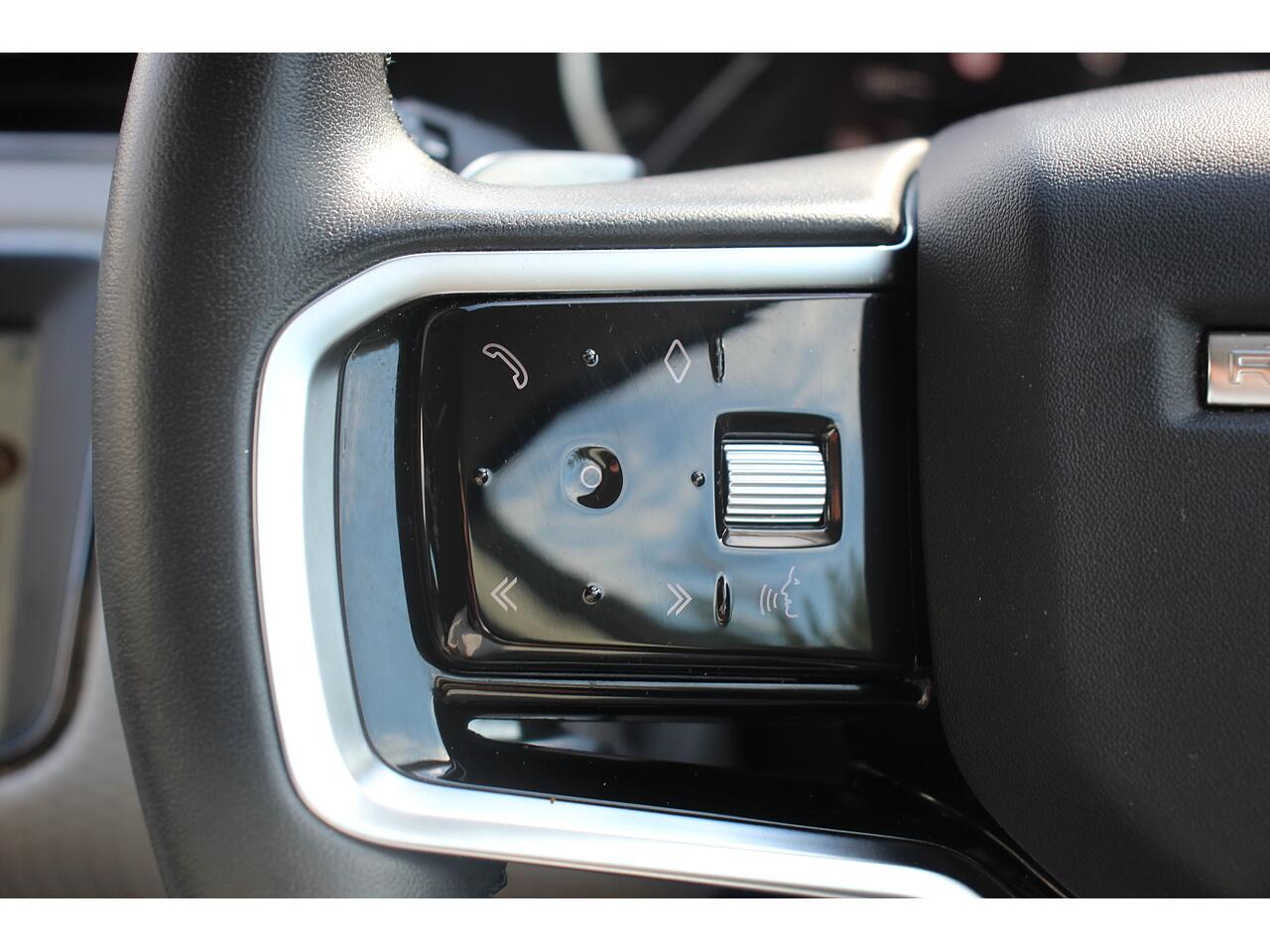 Land Rover Range Rover Evoque view 28