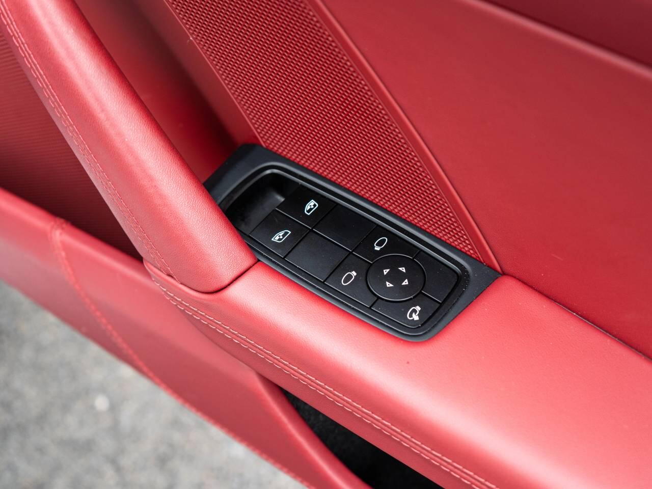 Porsche 911 view 41