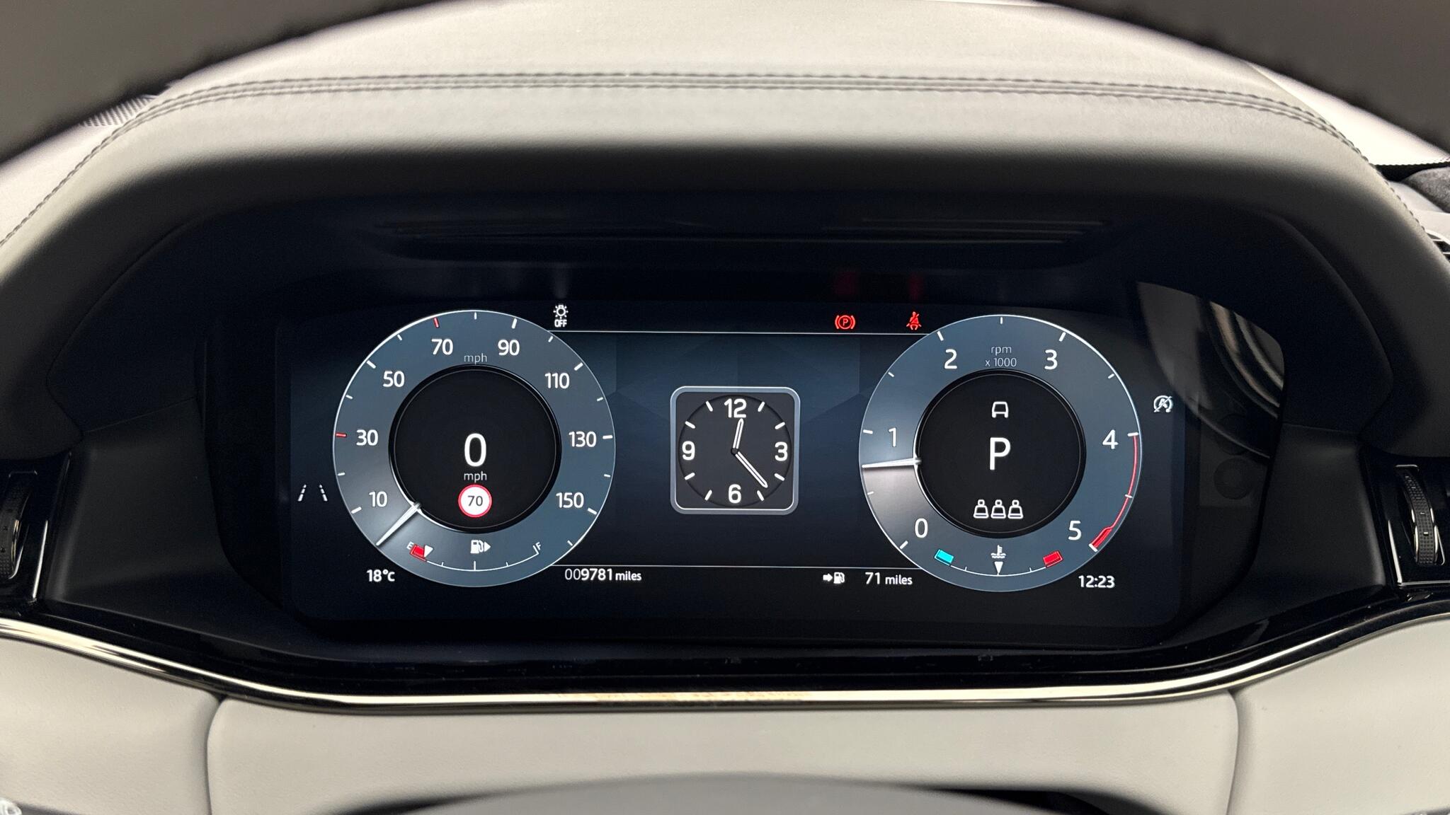 Land Rover Range Rover Evoque view 16