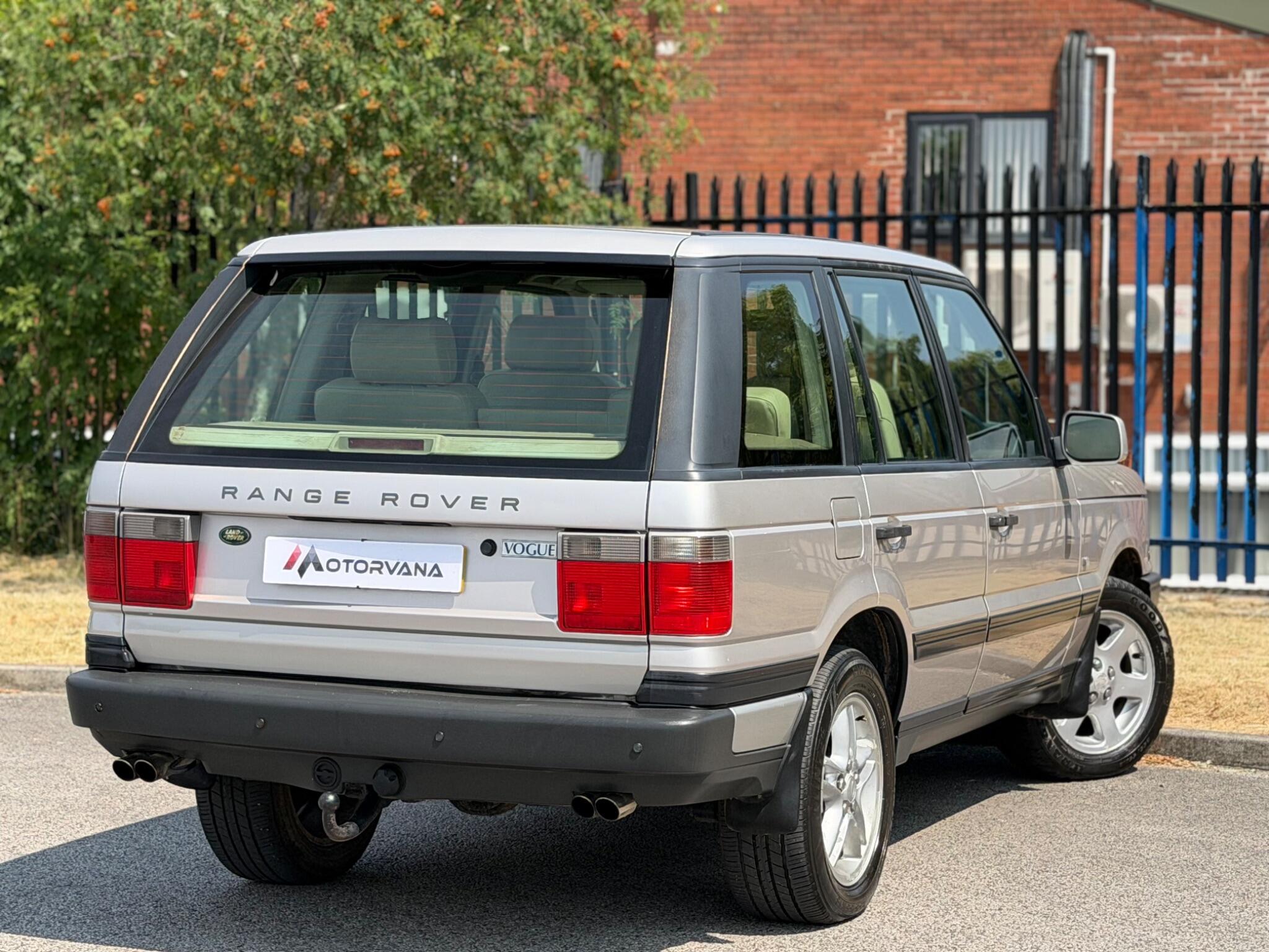 Land Rover Range Rover view 15