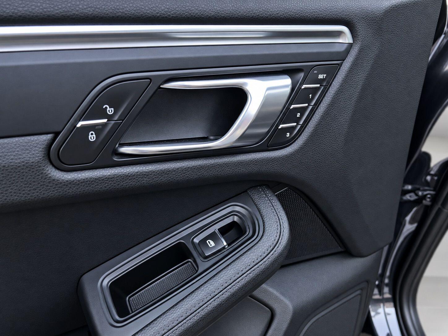 Porsche Macan view 41
