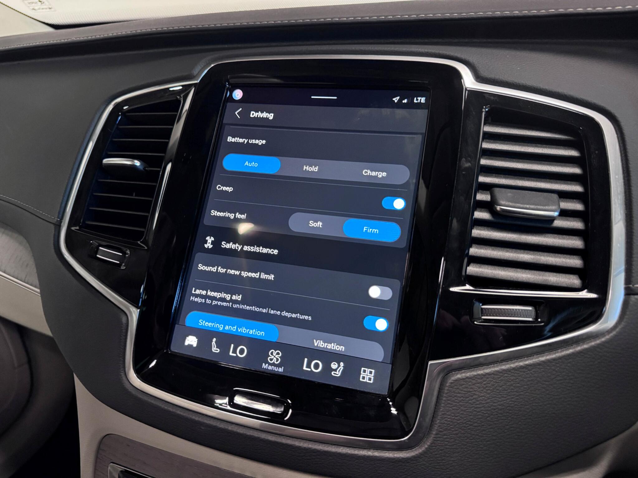 Volvo XC90 view 52