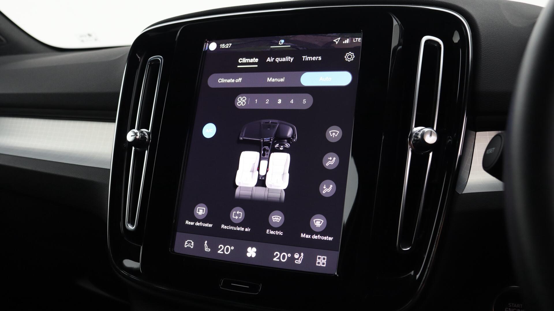 Volvo XC40 view 33
