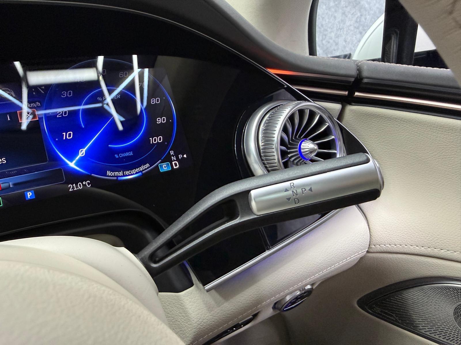 Mercedes-Benz Eqs view 40