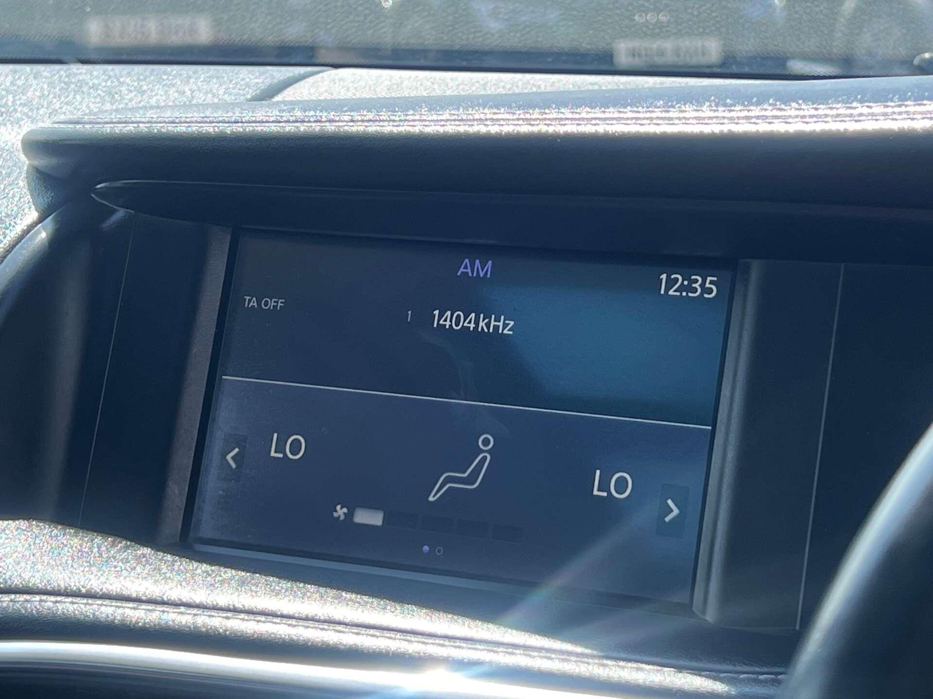 Infiniti Q30 view 29