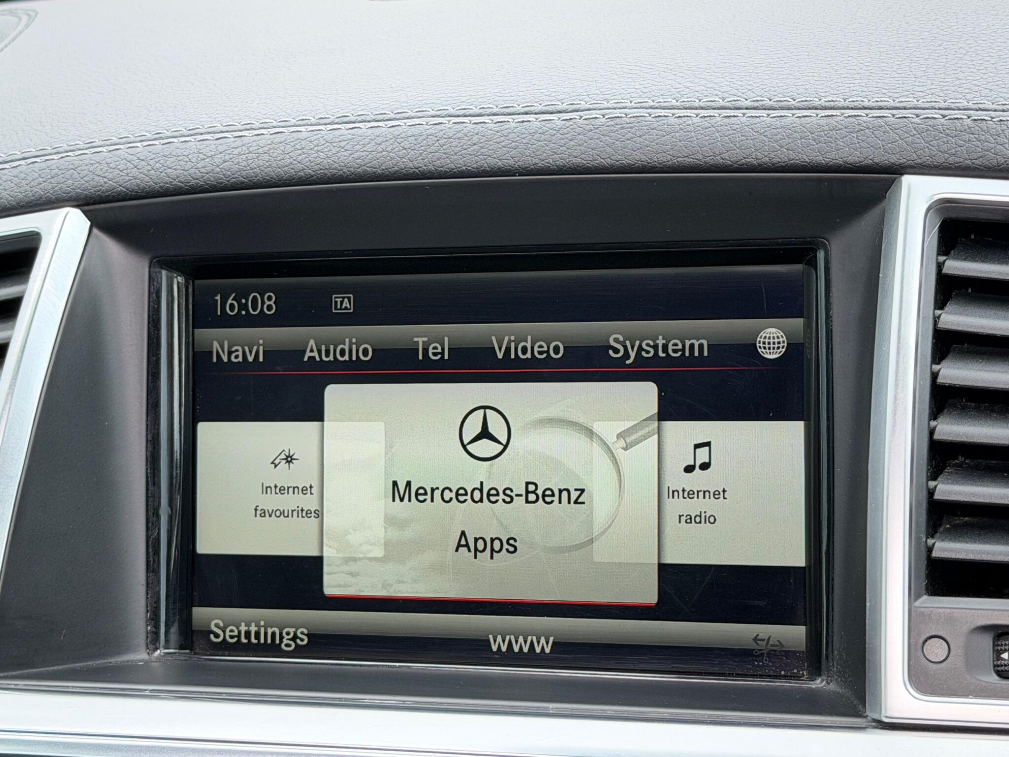 Mercedes-Benz GL view 35