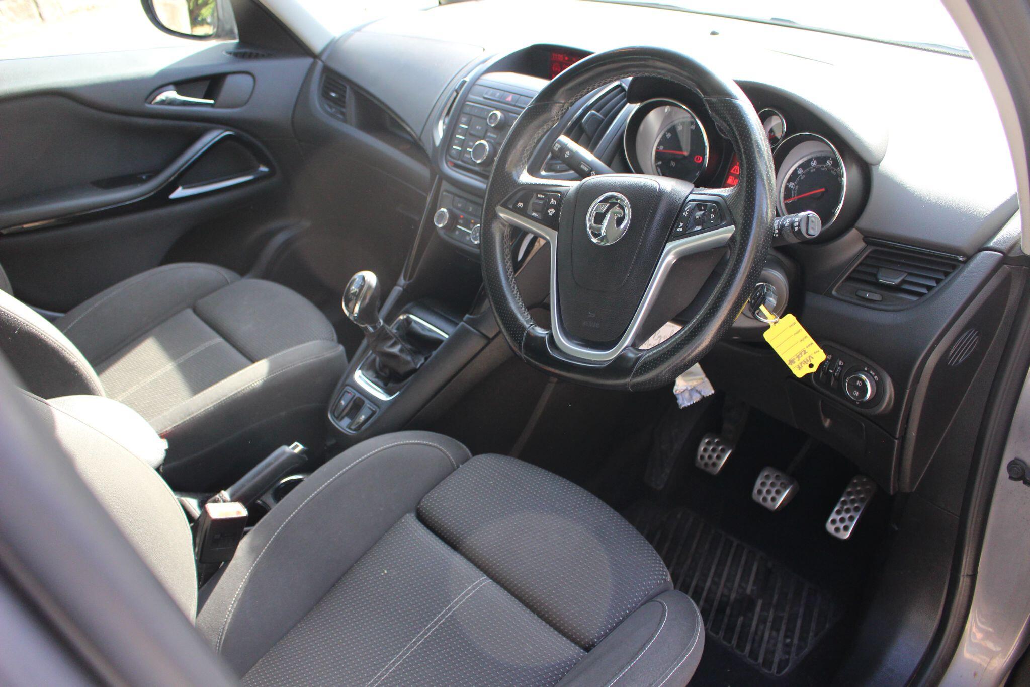 Vauxhall Zafira Tourer view 24