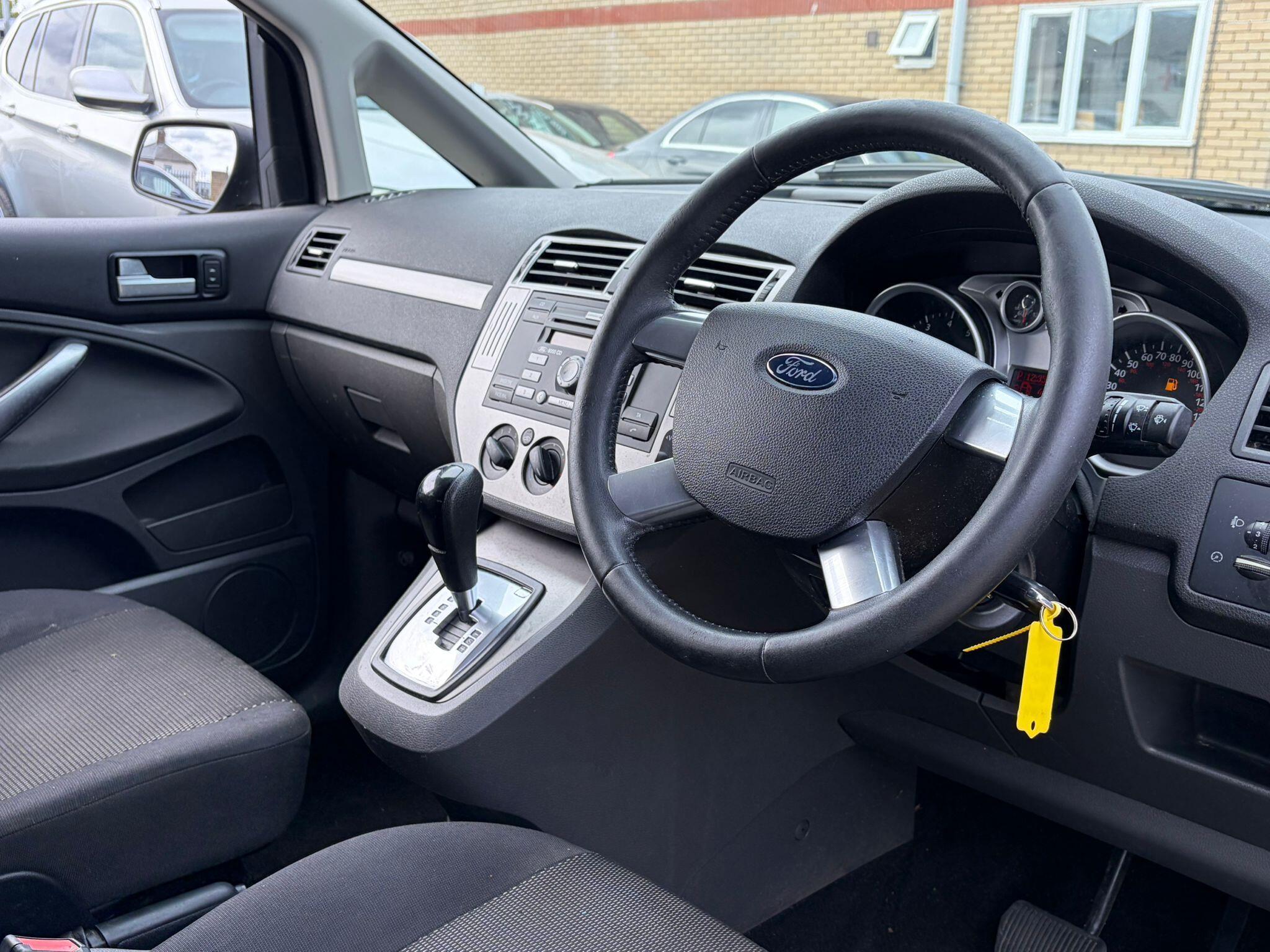 Ford C-Max view 11