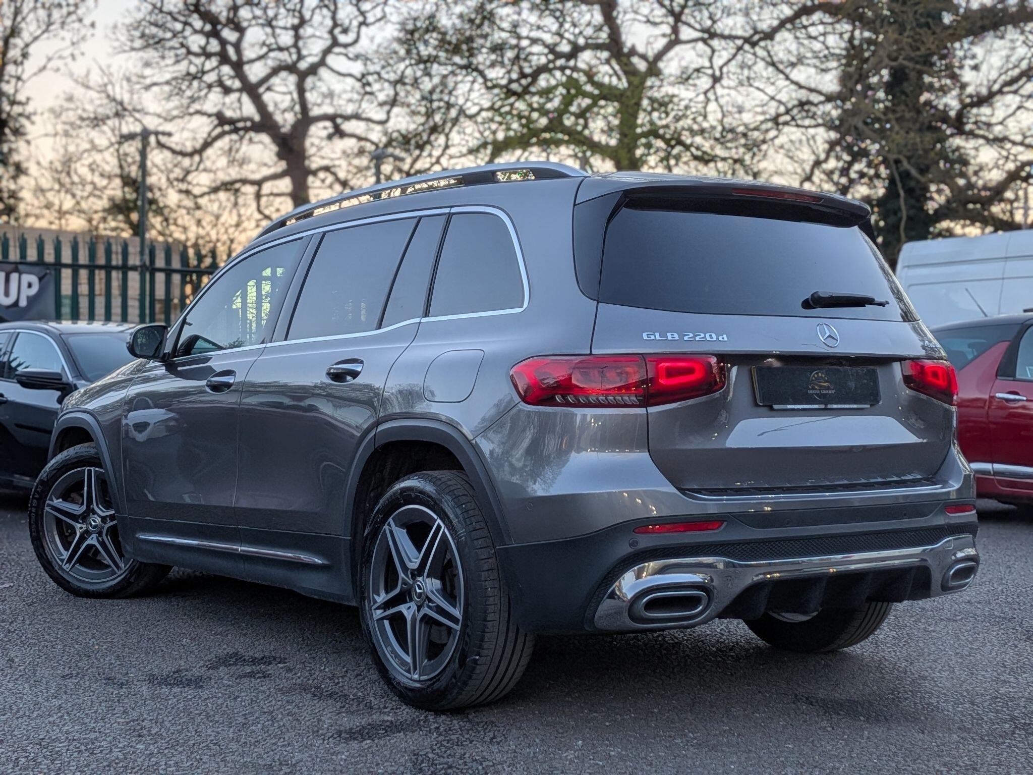Mercedes-Benz GLB view 9