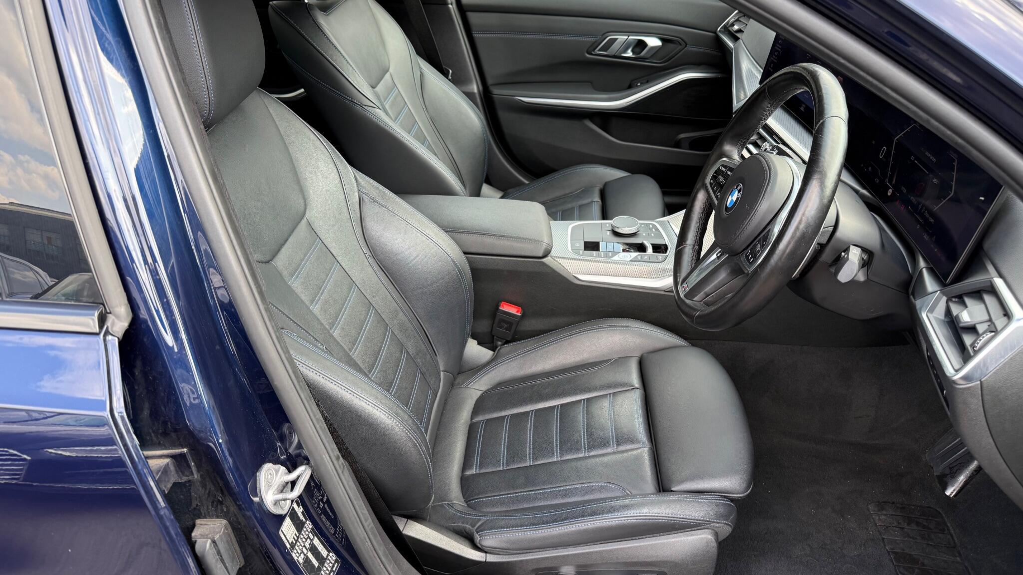 BMW 3 Series view 28