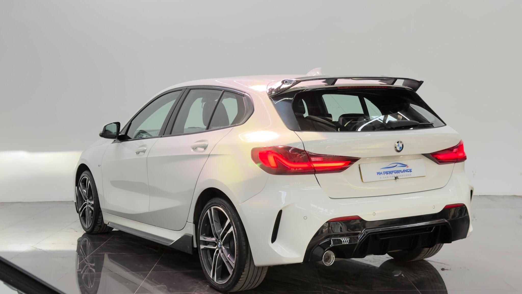 BMW 1 Series view 5