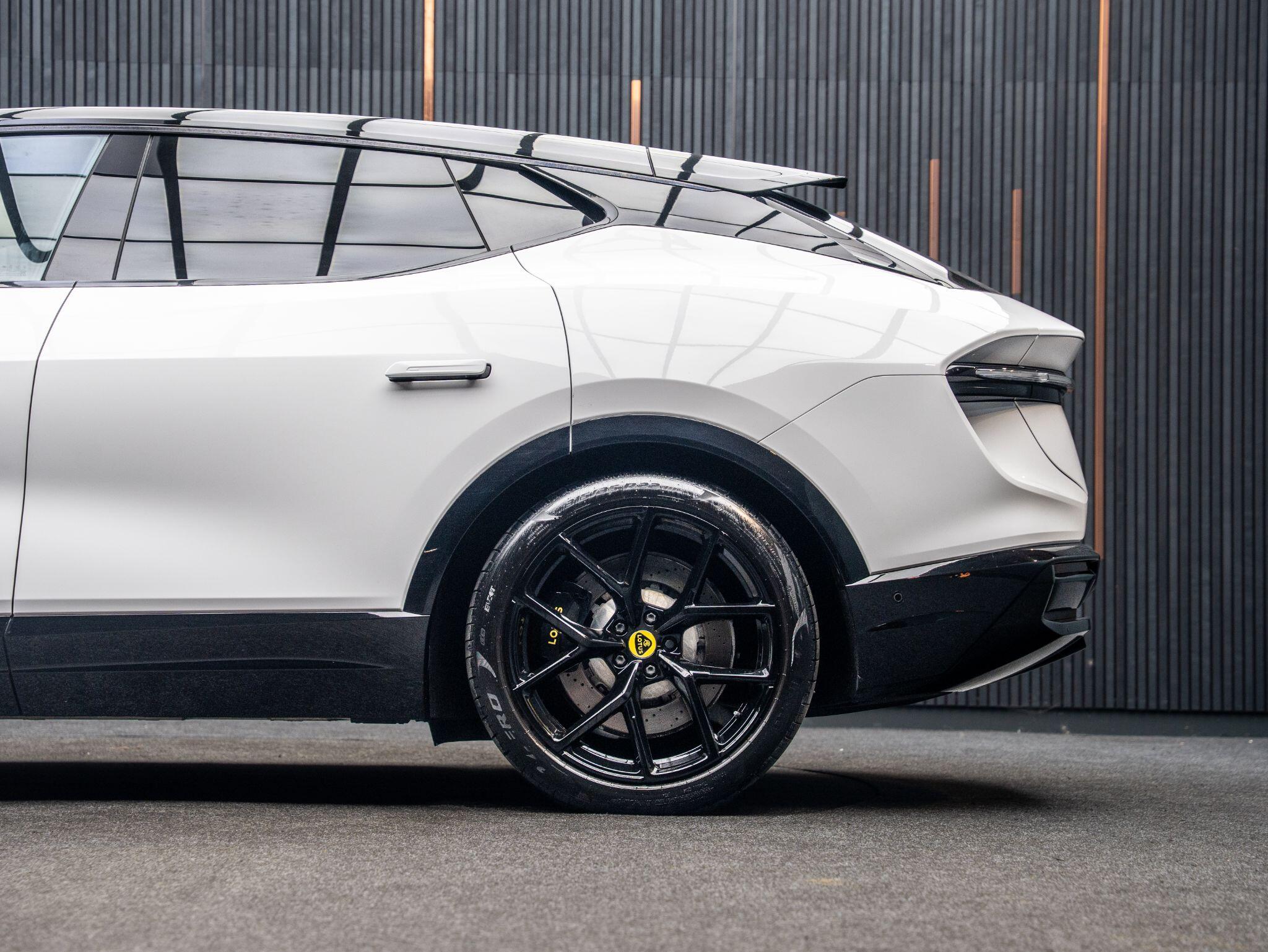 Lotus Eletre view 17