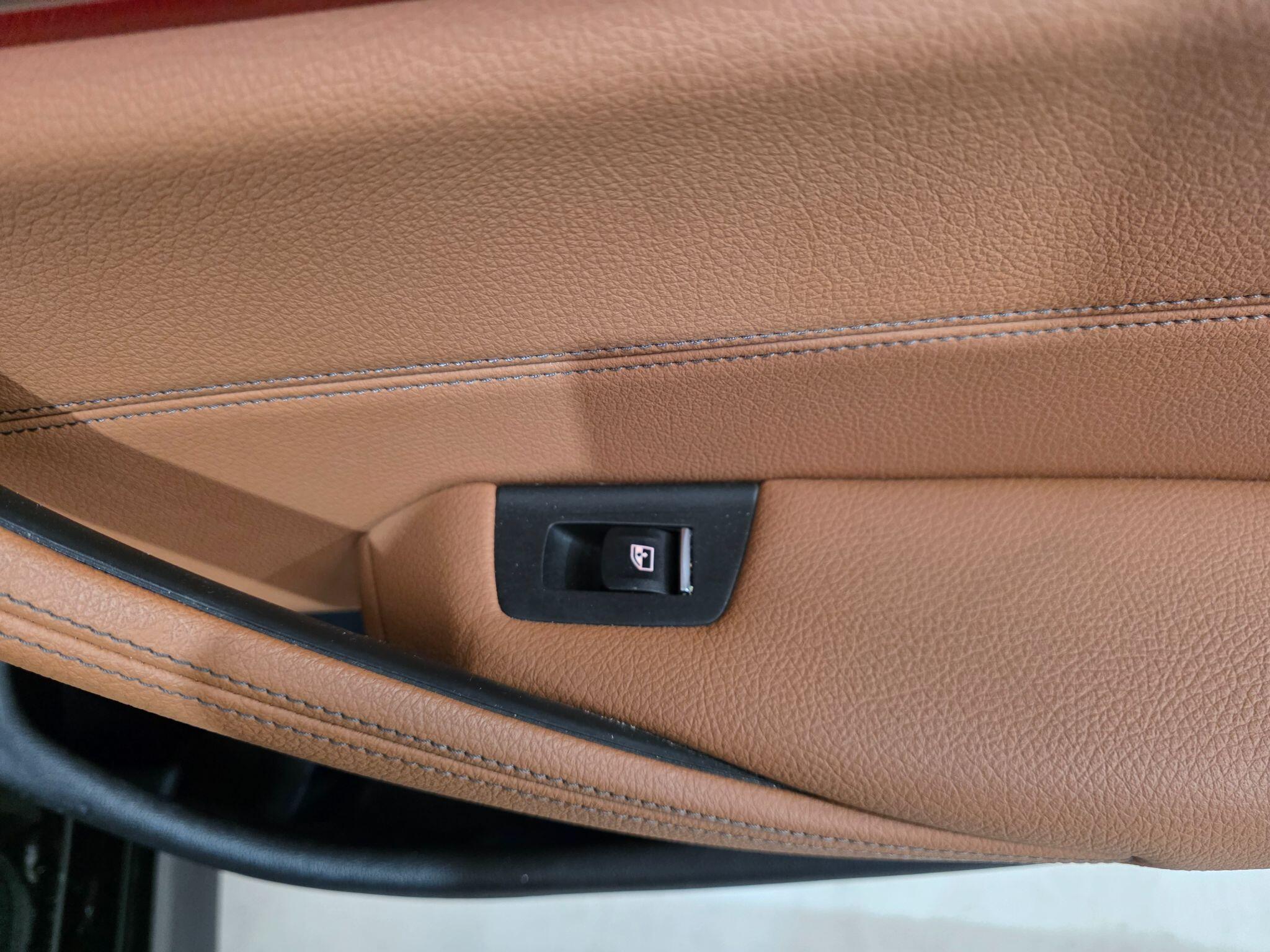 BMW 5 Series view 29