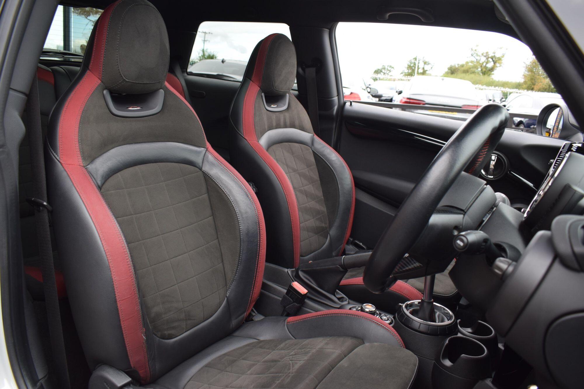 Mini Hatch view 15
