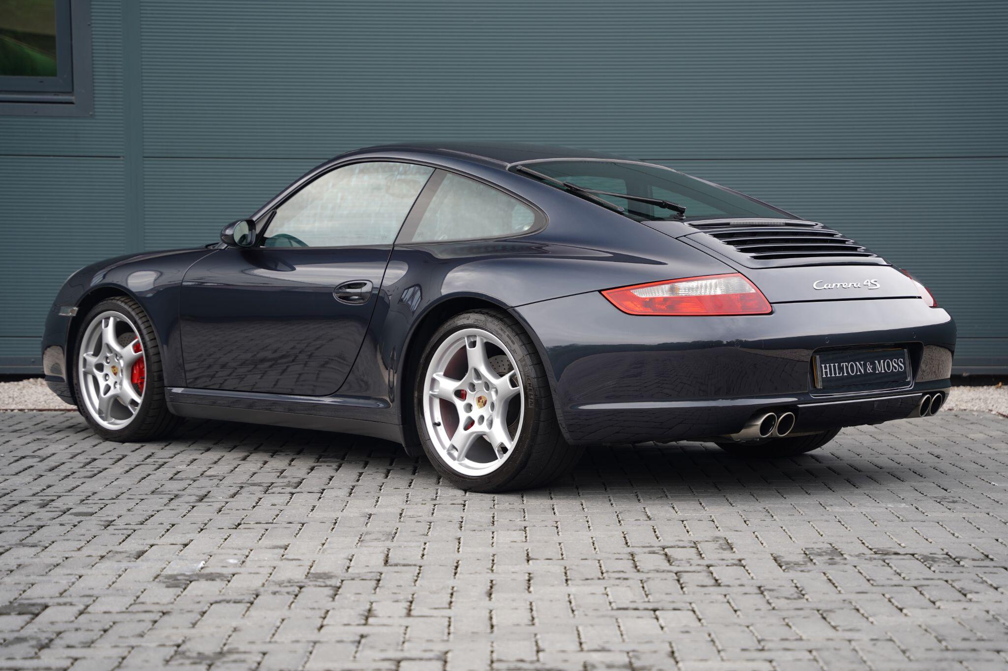 Porsche 911 view 2