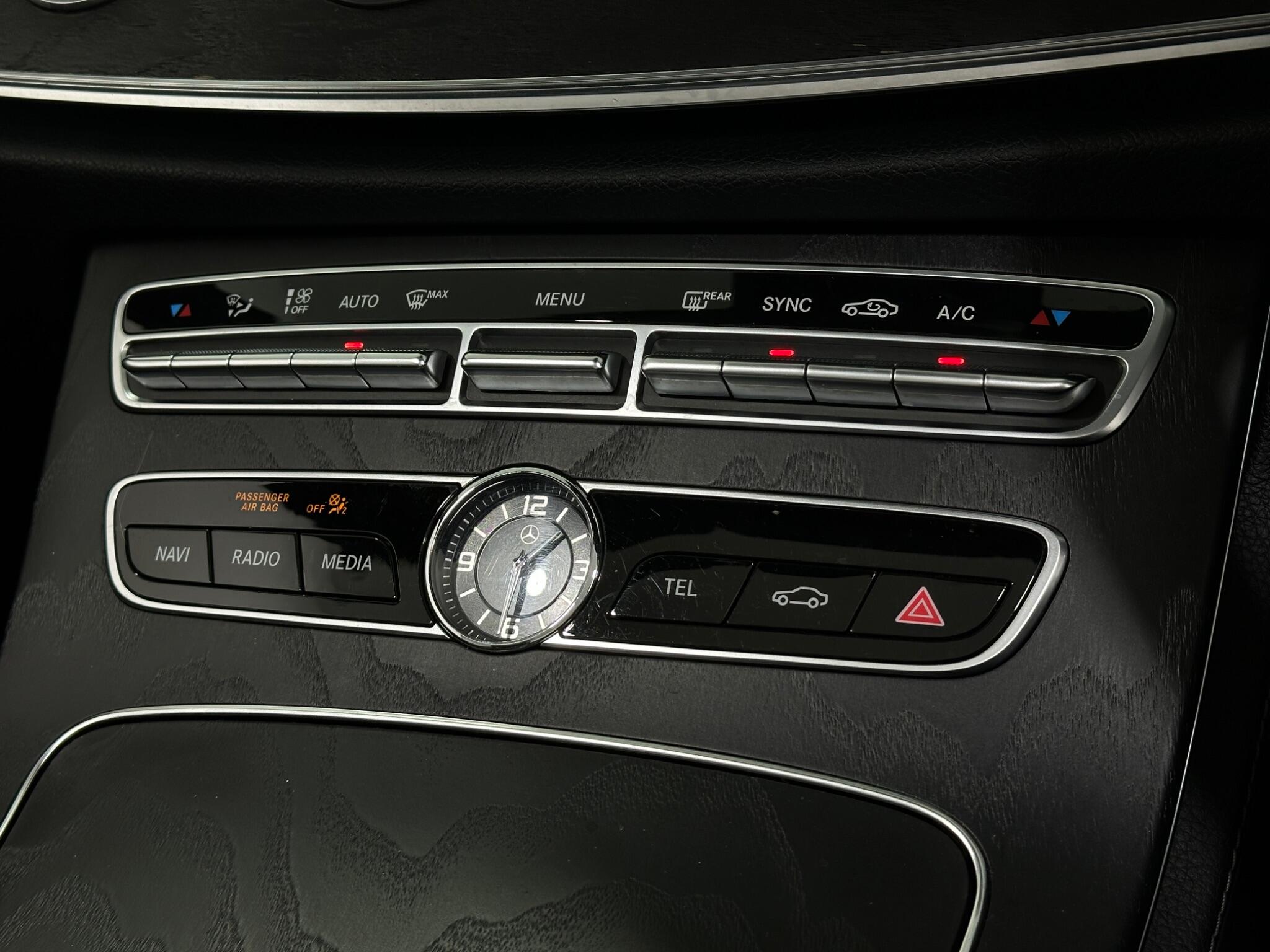 Mercedes-Benz E-Class view 23