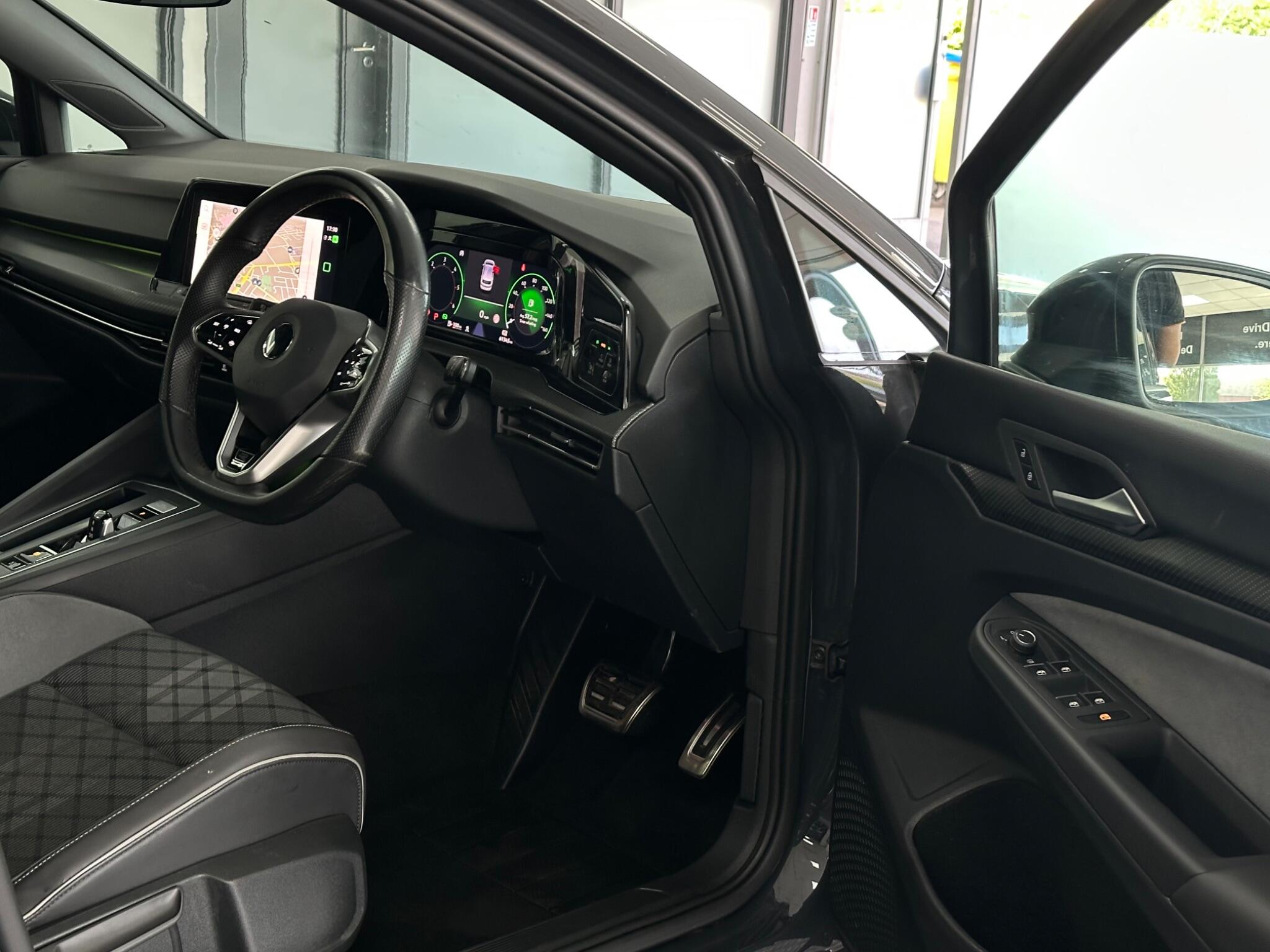 Volkswagen Golf view 21