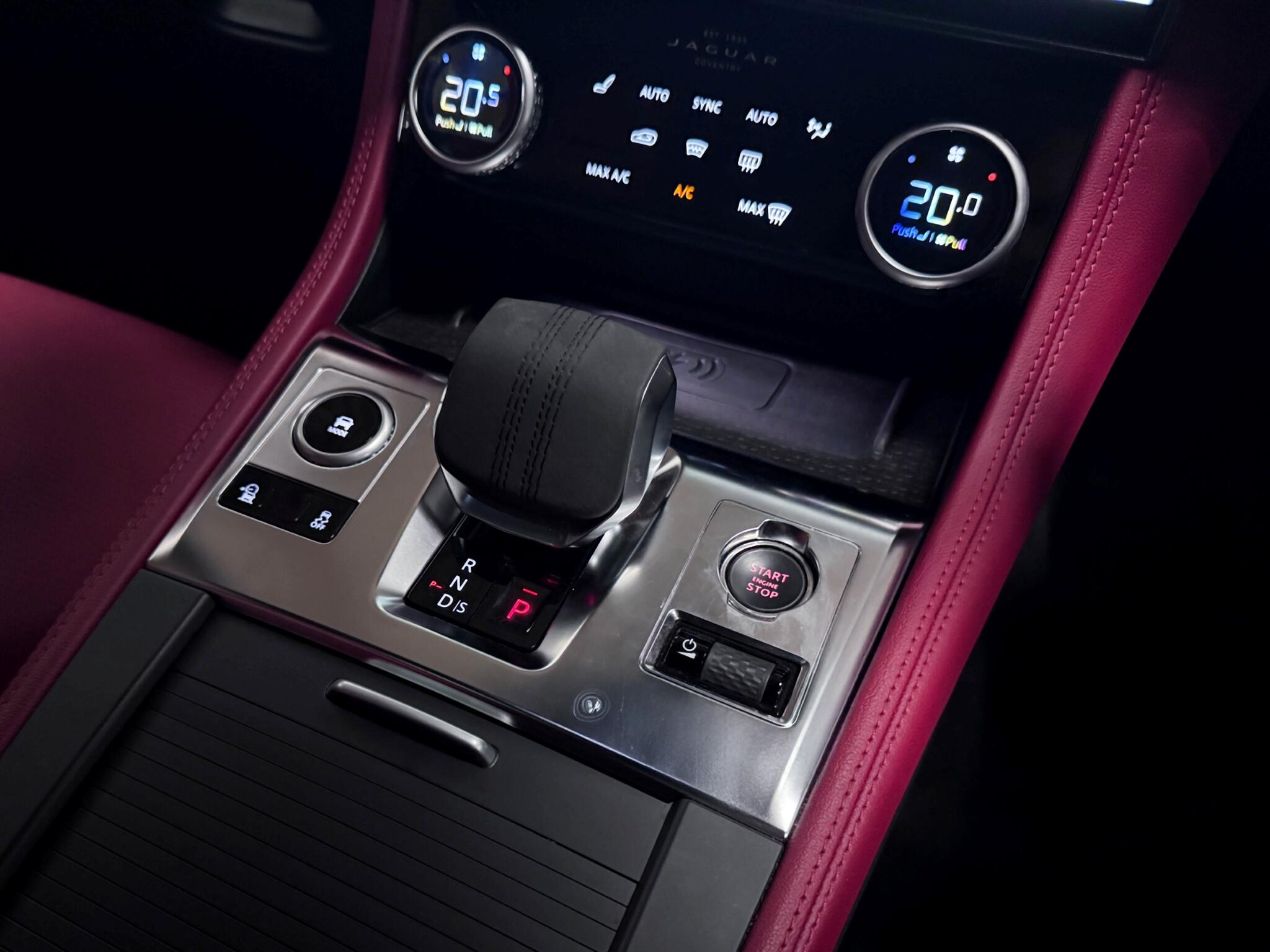 Jaguar F-Pace view 35