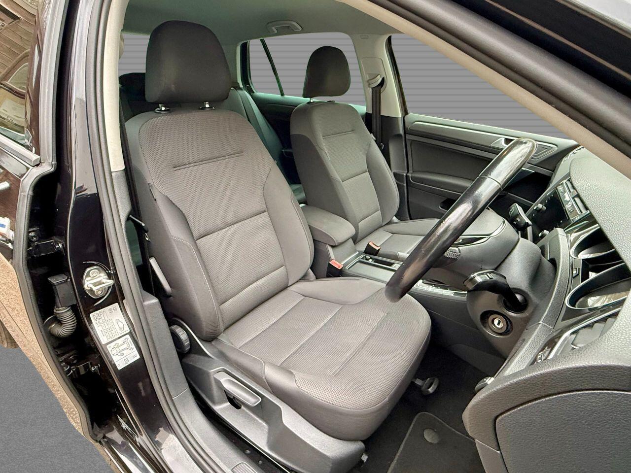 Volkswagen Golf view 20