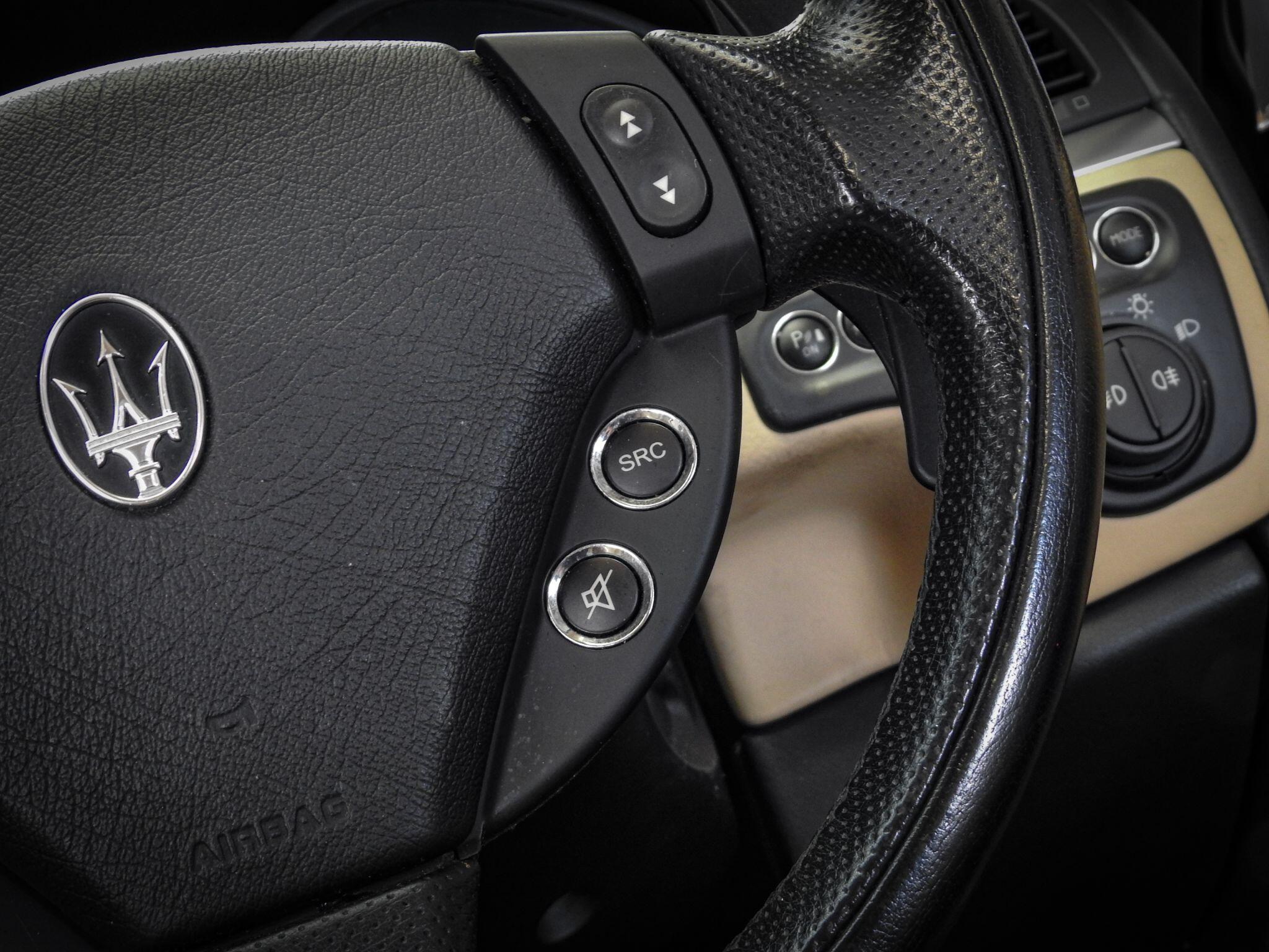 Maserati Granturismo view 24