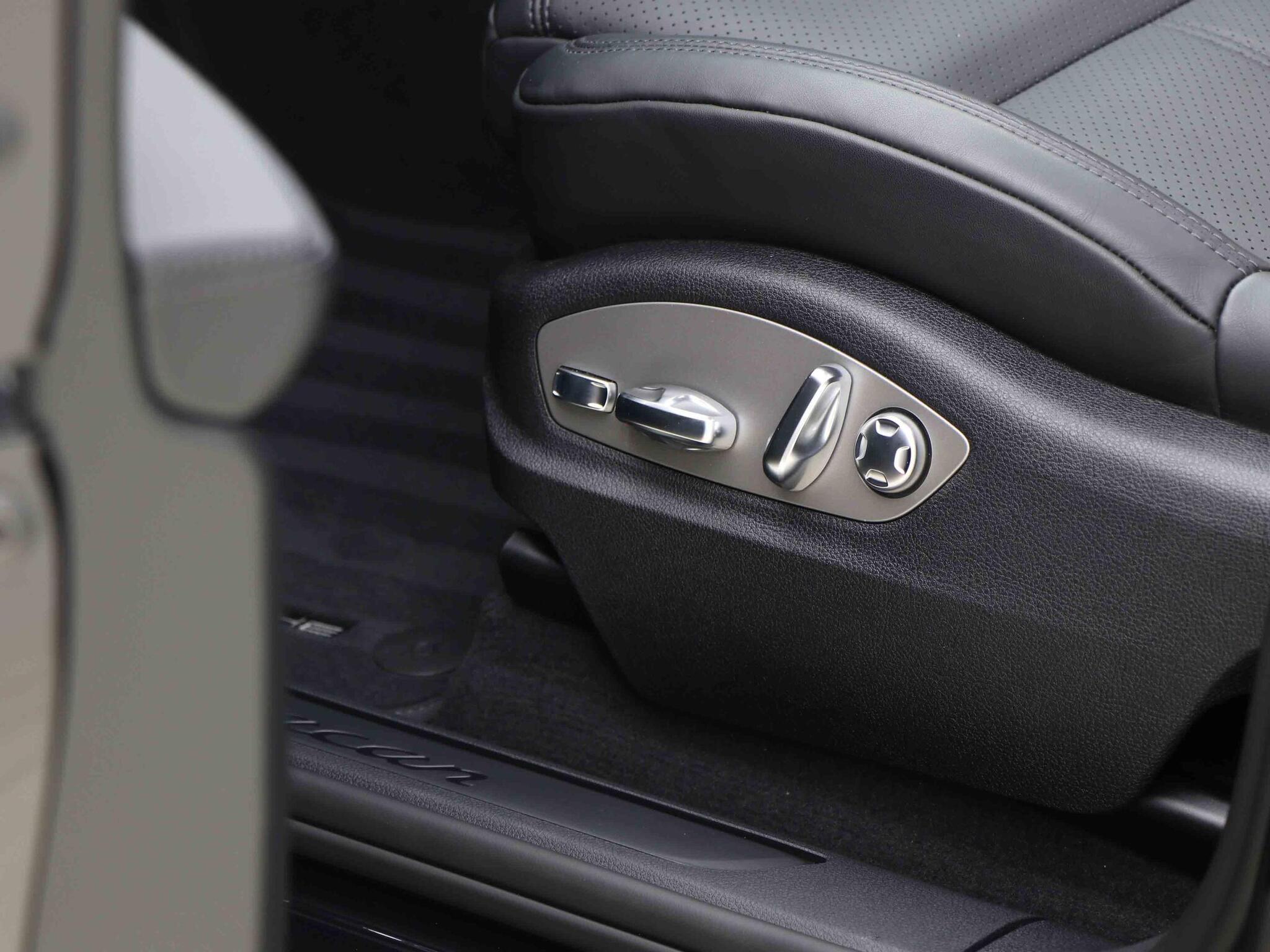 Porsche Macan view 28